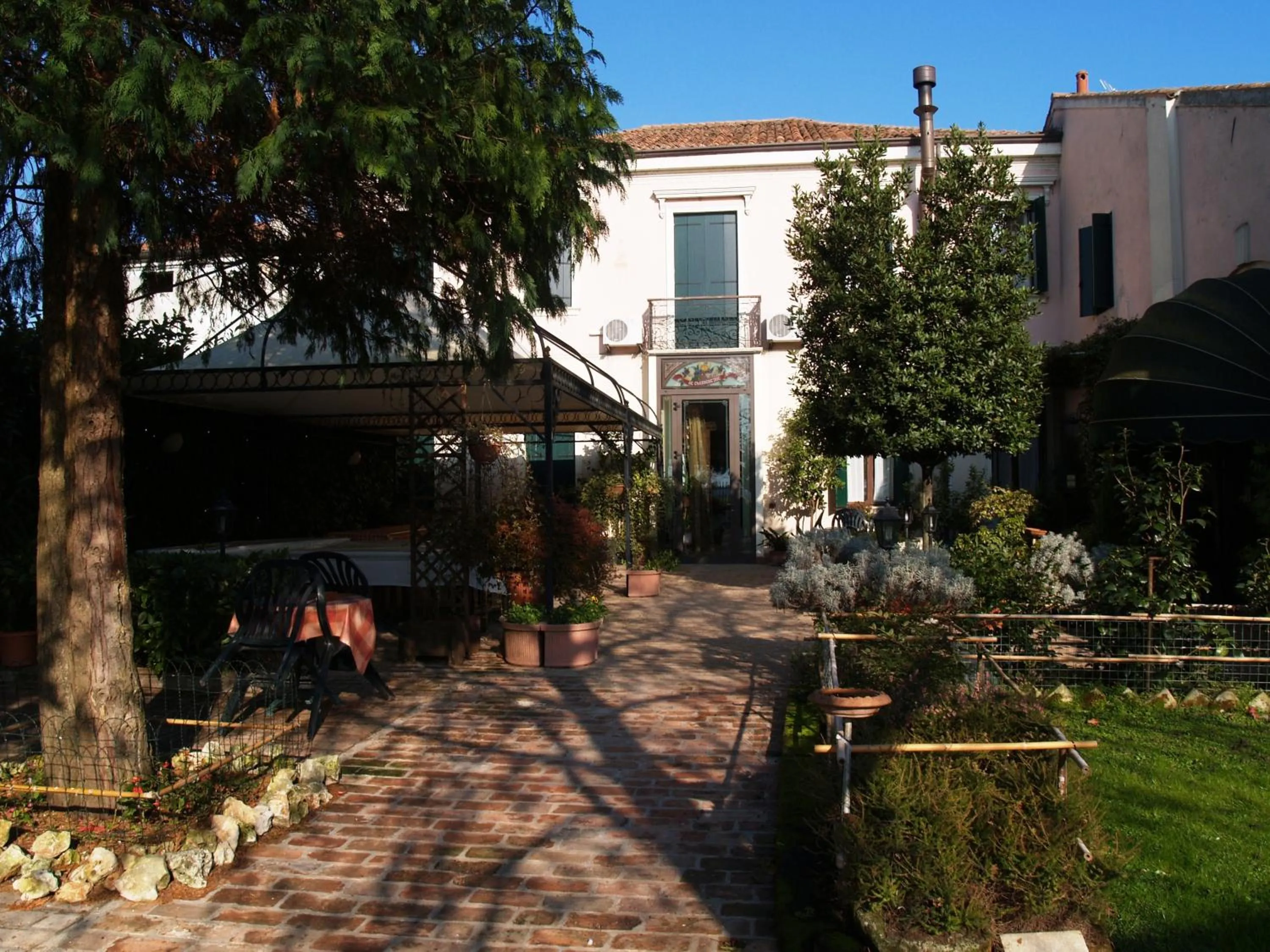 Property building in Agriturismo Le Clementine