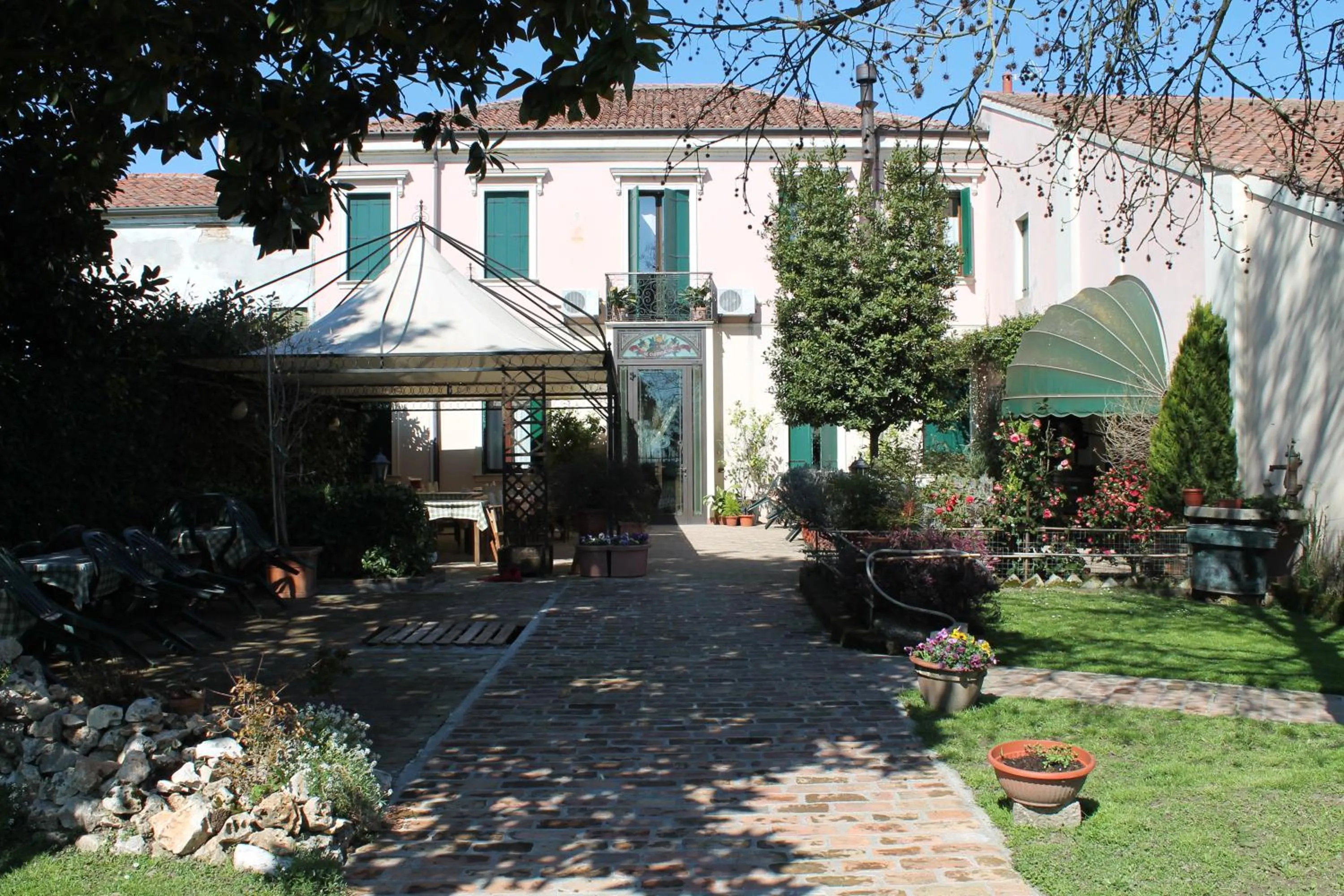 Property building in Agriturismo Le Clementine