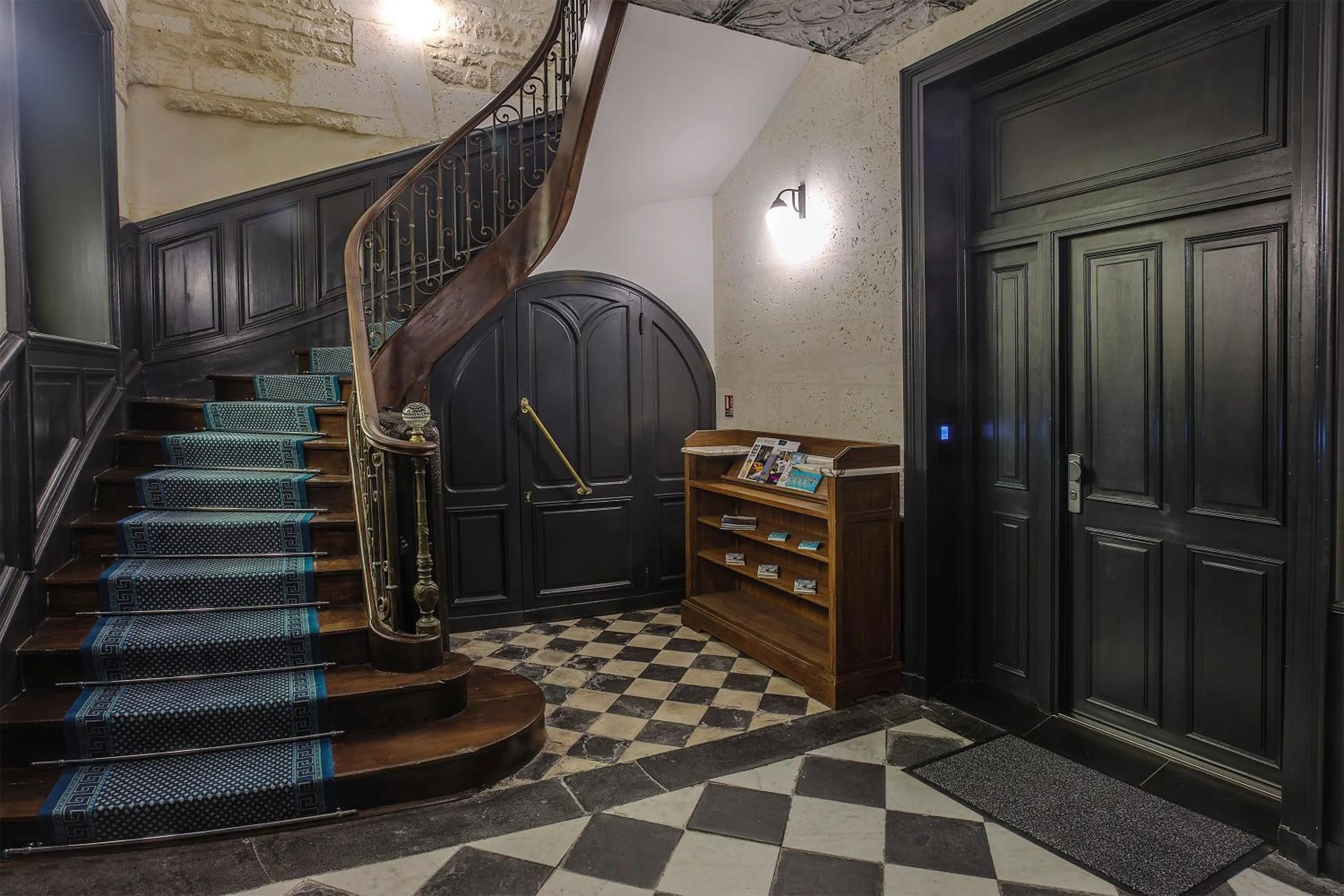 Lobby or reception in Appart Hôtel - VILLA CÔTÉ PLATEAU - Hyper Centre Ville - 3 Étoiles Certifiées-