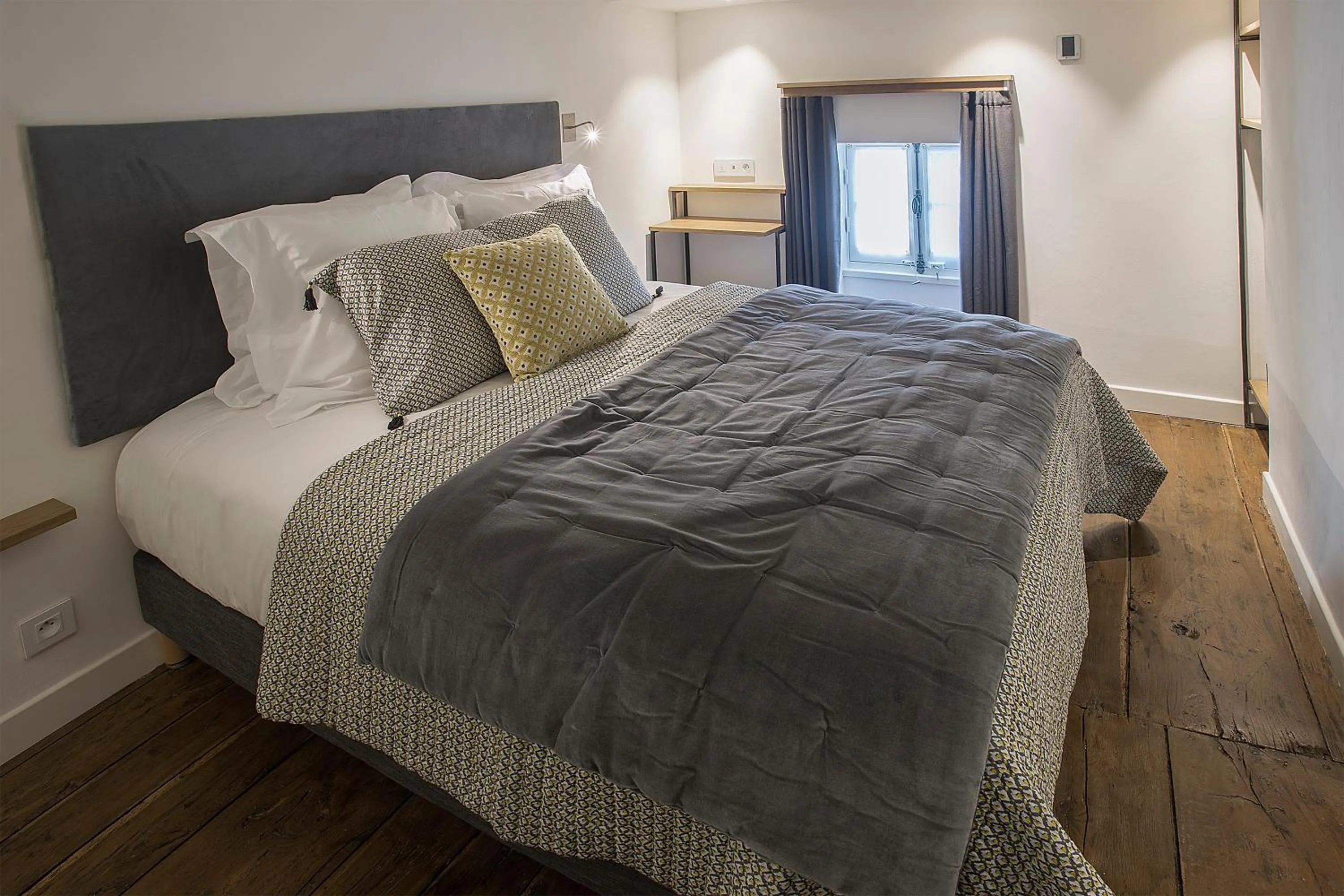 Bed in Appart Hôtel - VILLA CÔTÉ PLATEAU - Hyper Centre Ville - 3 Étoiles Certifiées-