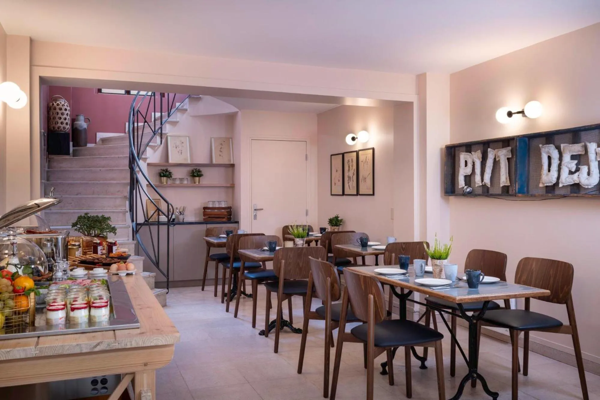 Breakfast in Hôtel Maxim Quartier Latin