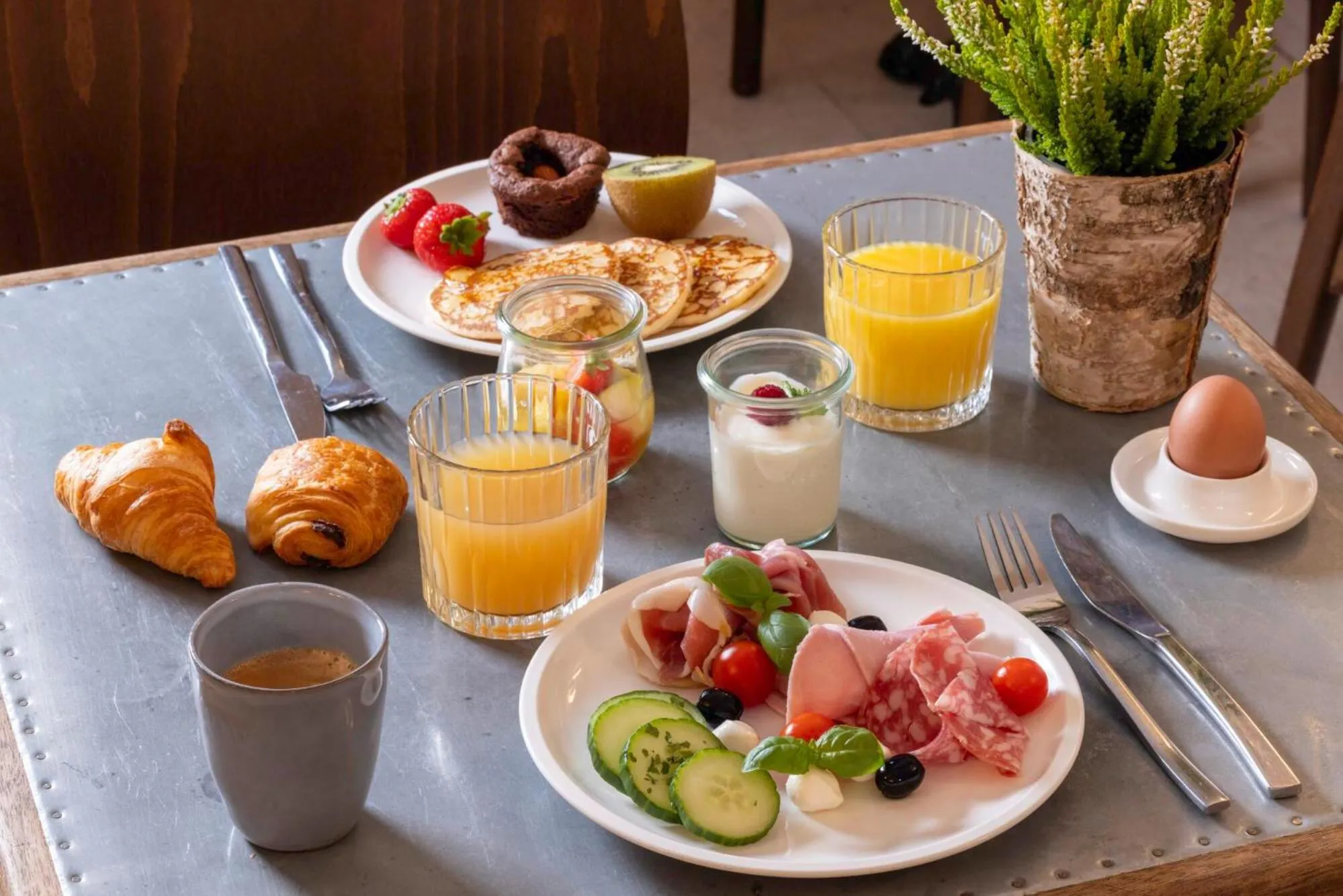Breakfast in Hôtel Maxim Quartier Latin
