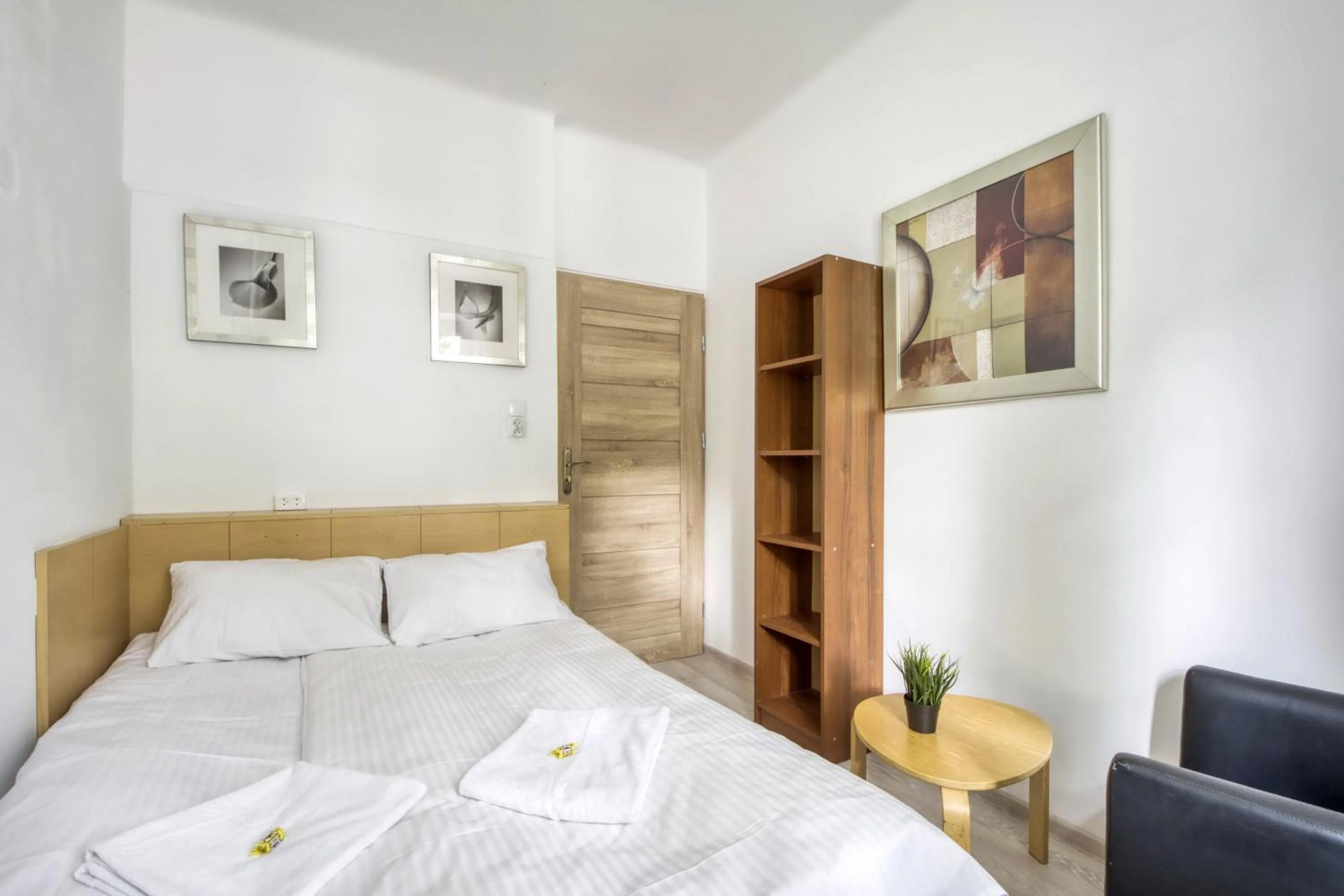 Bed in 404 Rooms Obrzezna Mokotow