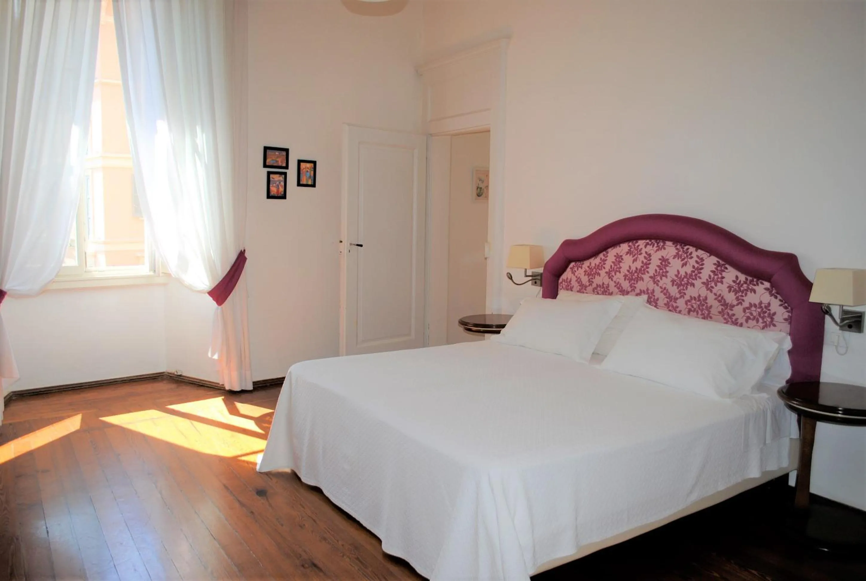 Bedroom, Bed in Suite Villa Lillia