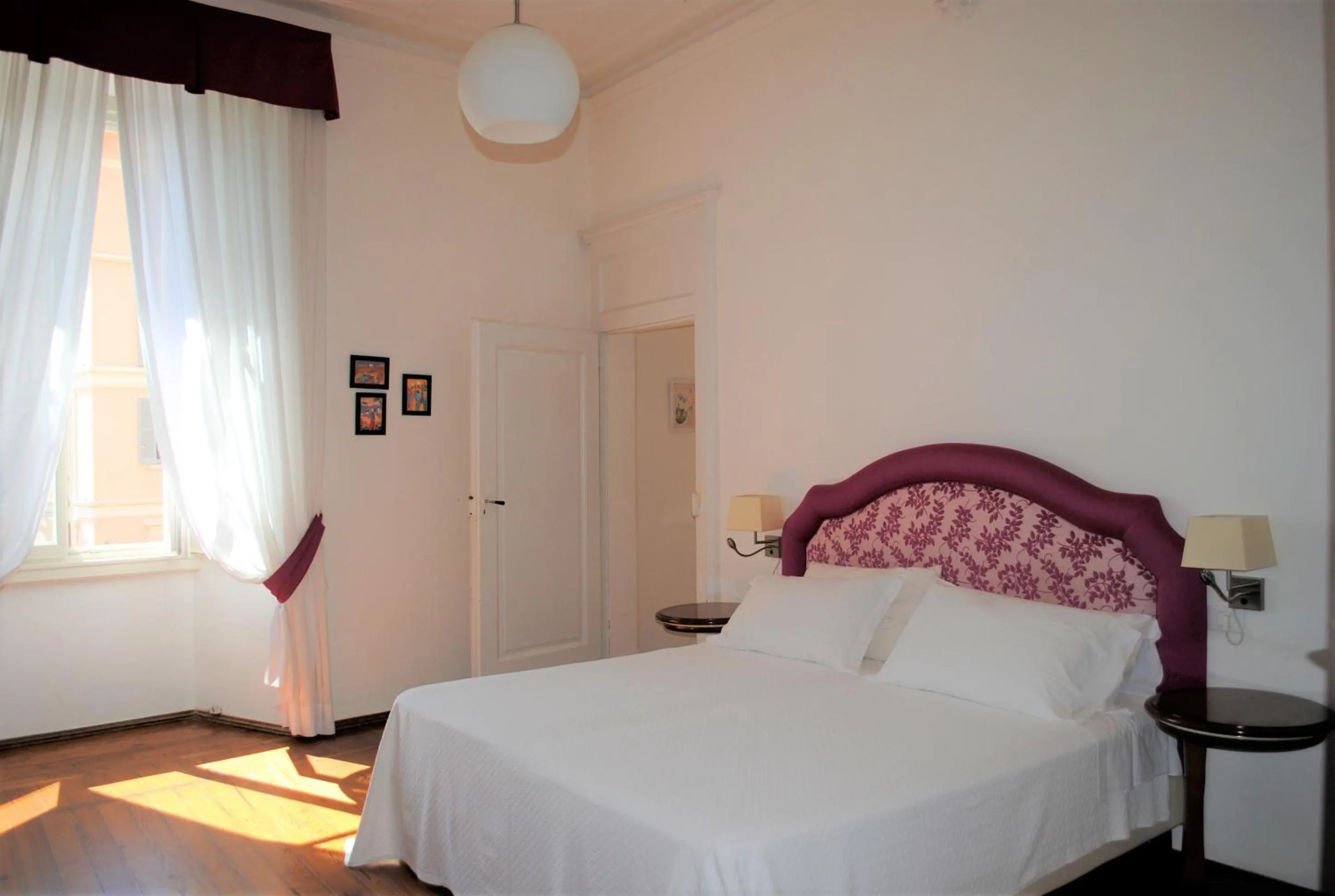 Bedroom, Bed in Suite Villa Lillia