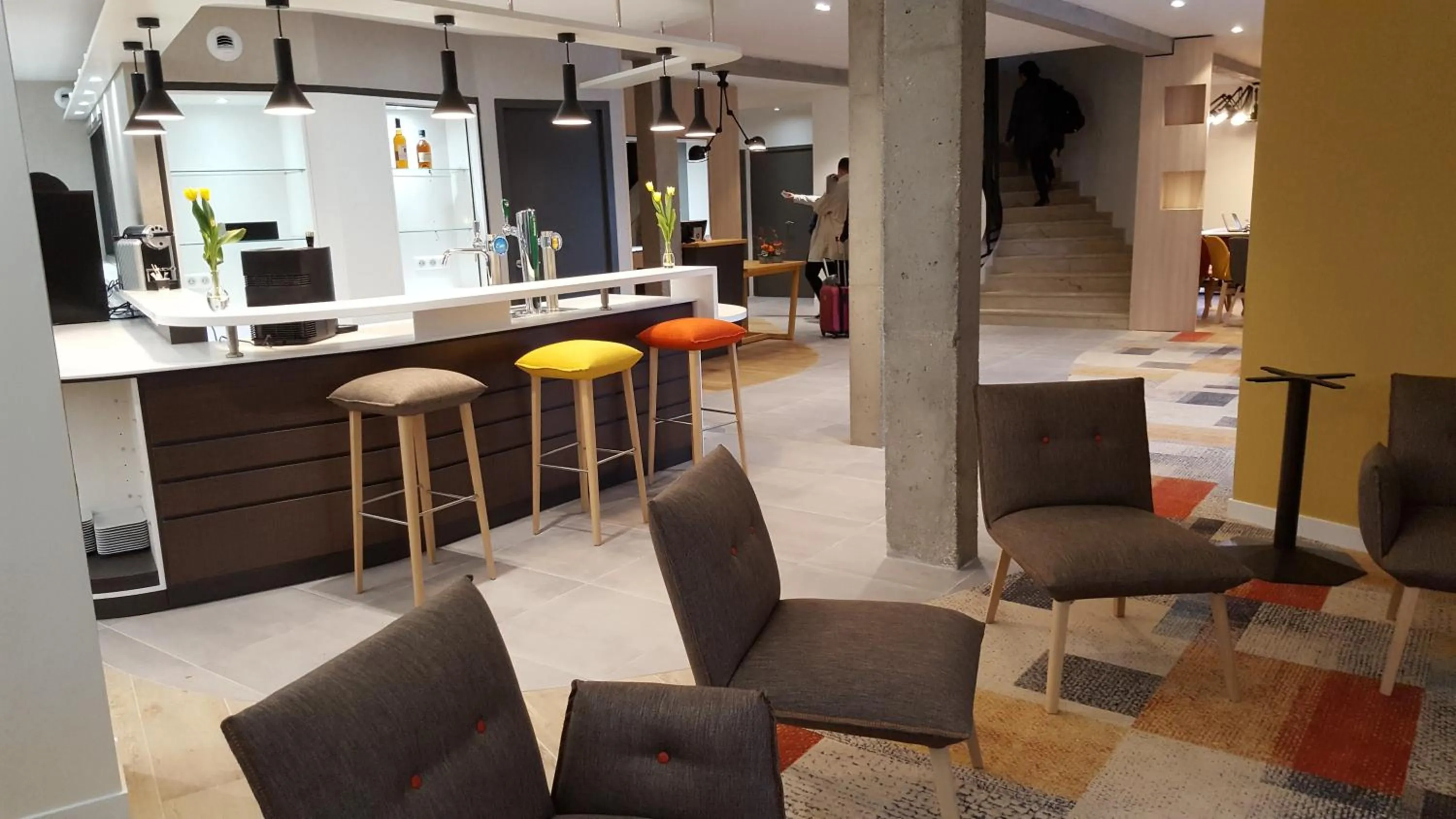 Lobby or reception in Mercure Castres L'Occitan