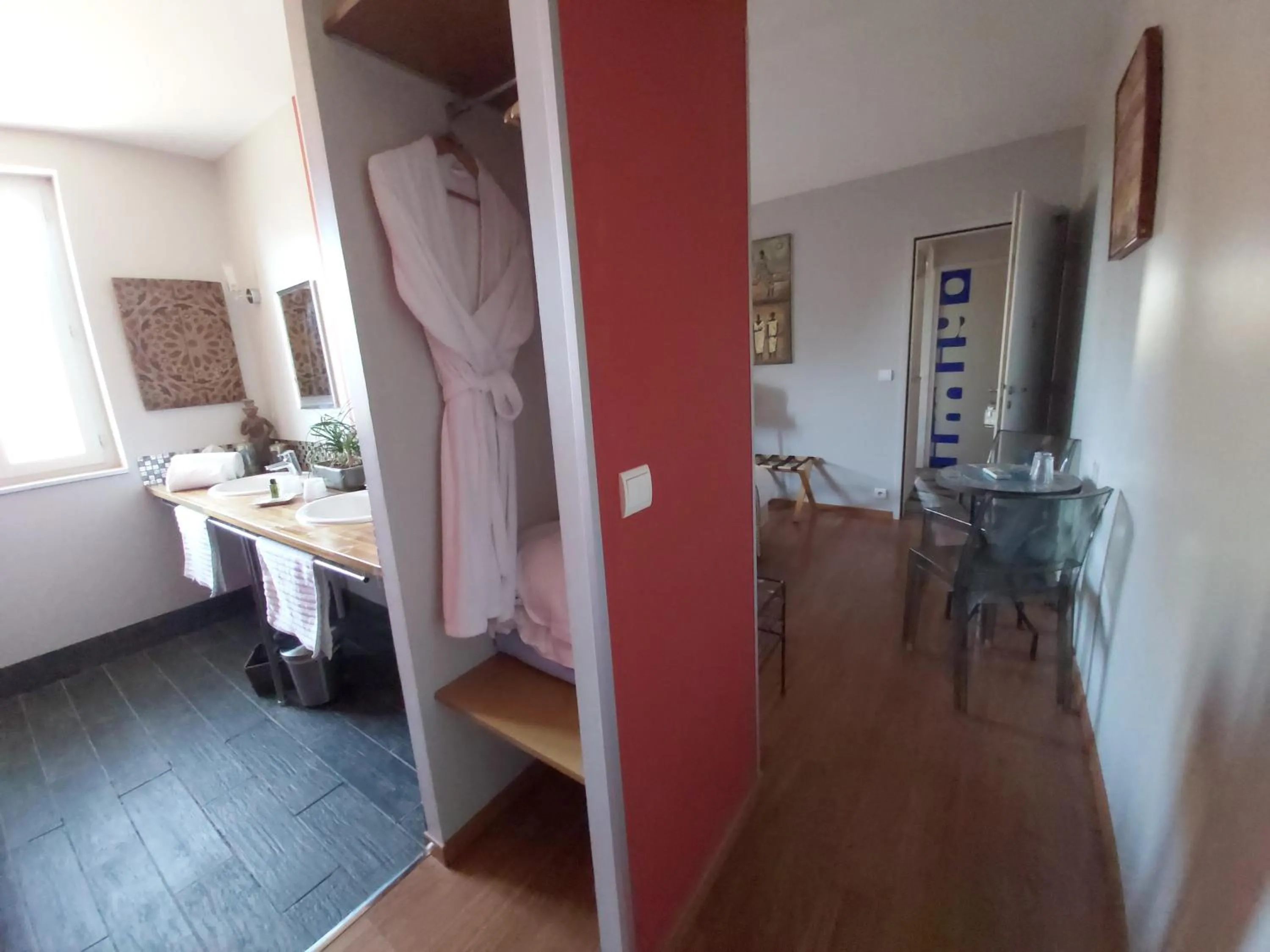 Bathroom, Bed in Logis Au Canard Gourmand