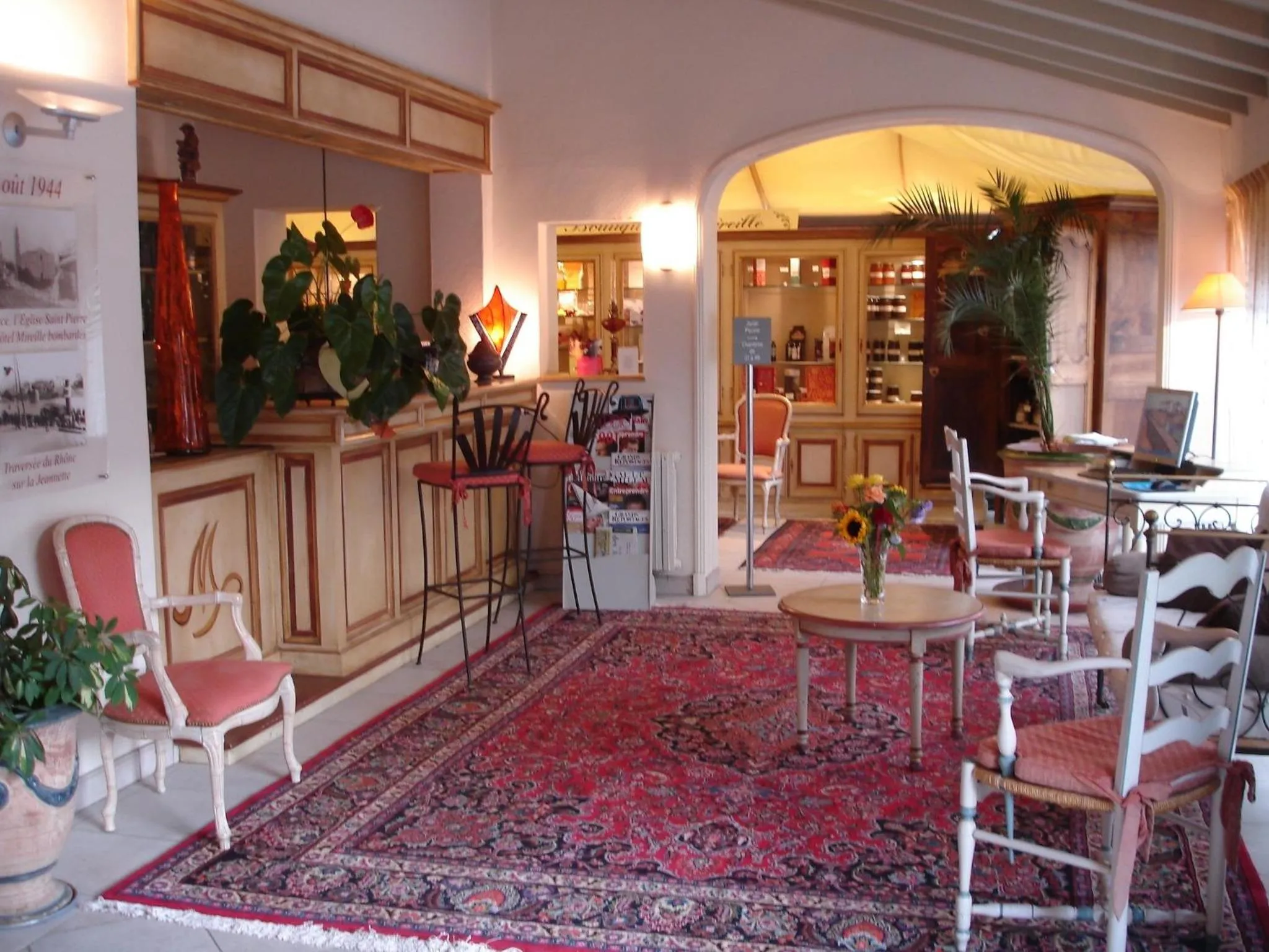 Lobby or reception in Hôtel Mireille