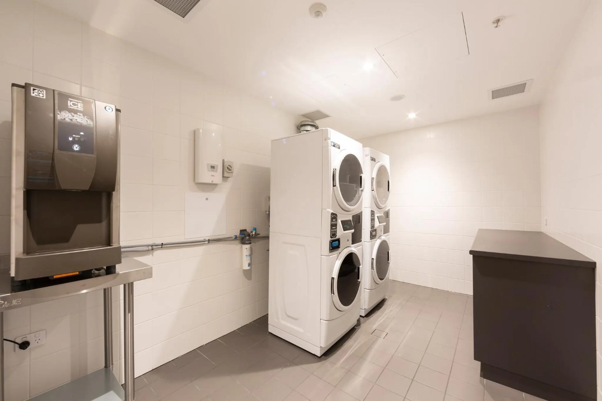 laundry in Mercure Canberra Belconnen