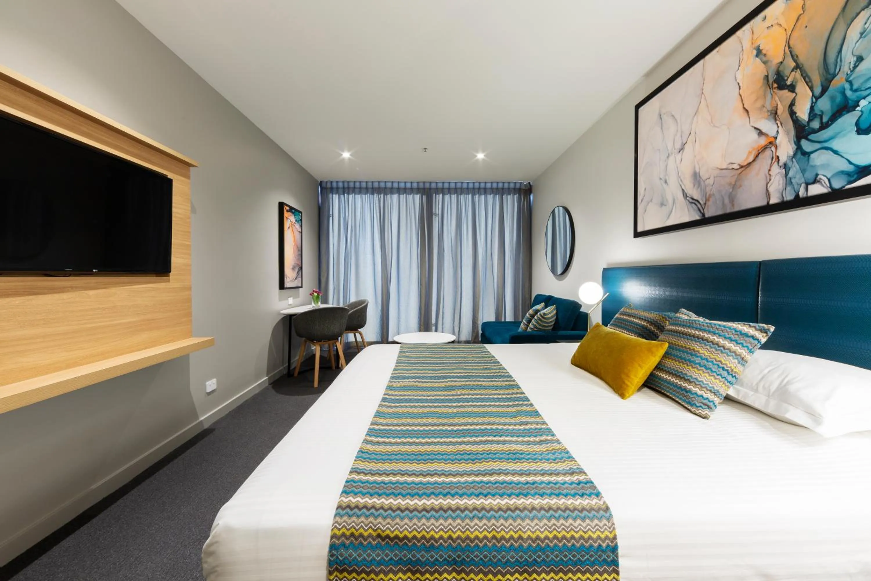 Bed in Mercure Canberra Belconnen