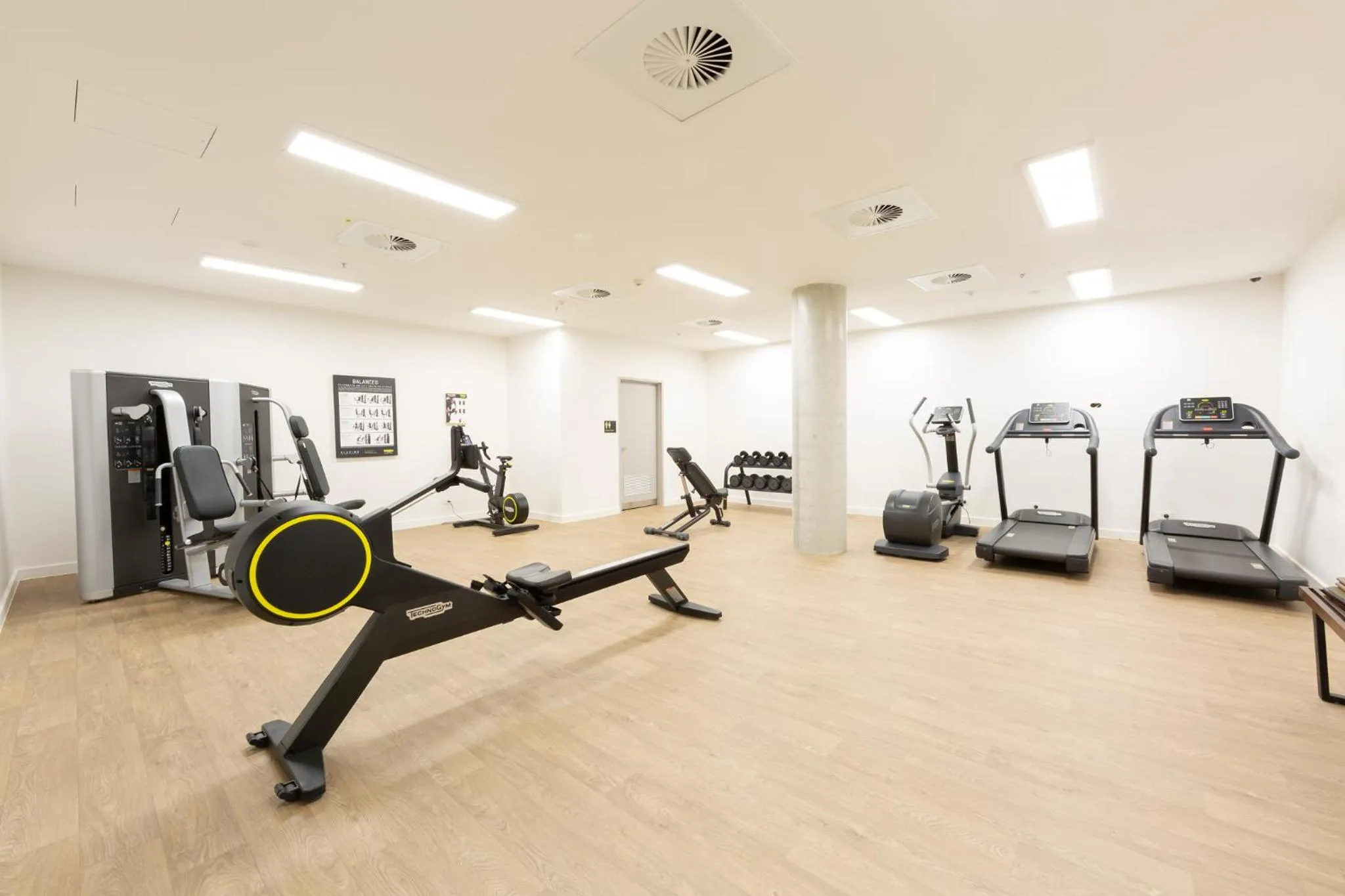 Fitness centre/facilities in Mercure Canberra Belconnen