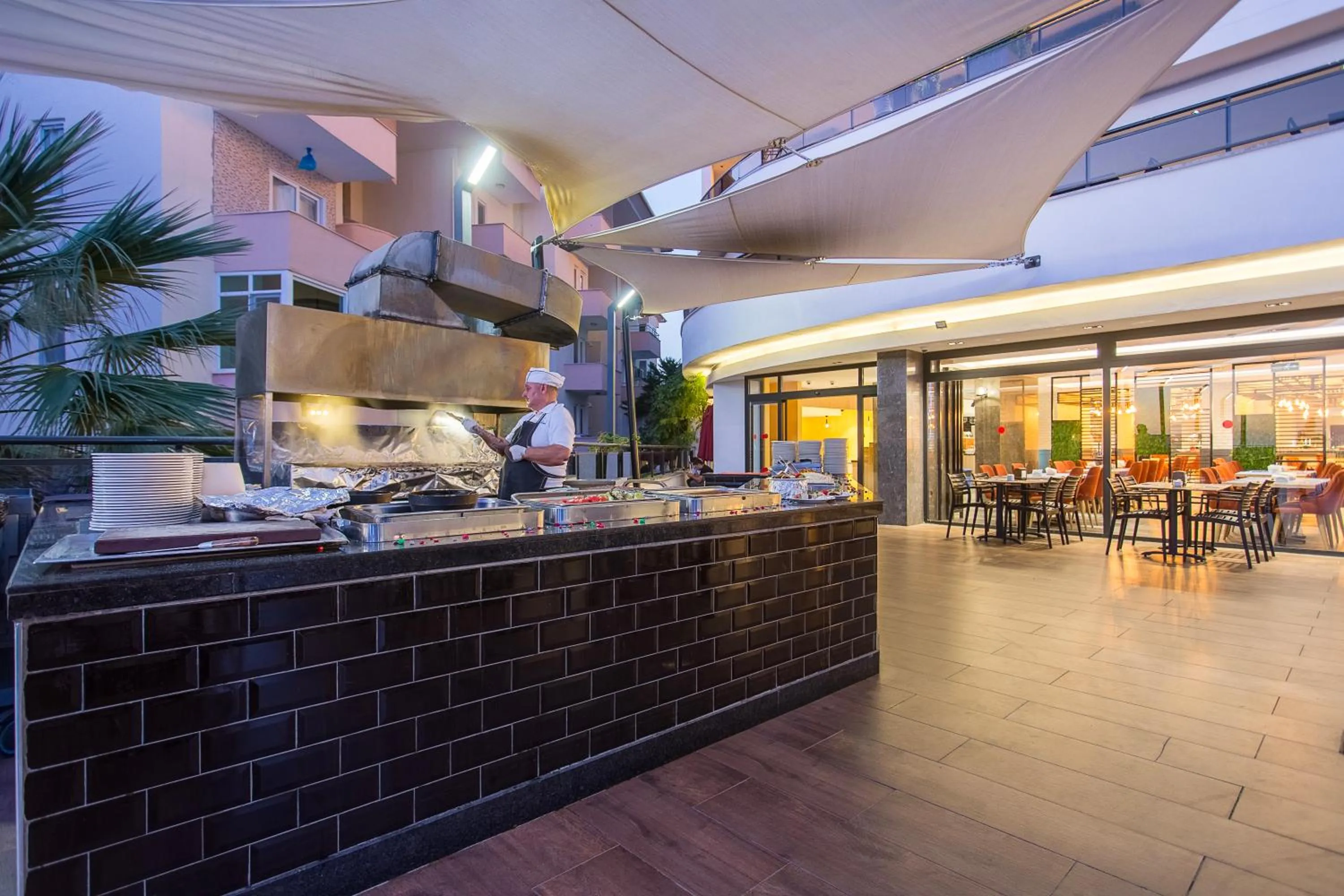 Restaurant/places to eat in Noxinn Deluxe Hotel - Ultra All Inclusive