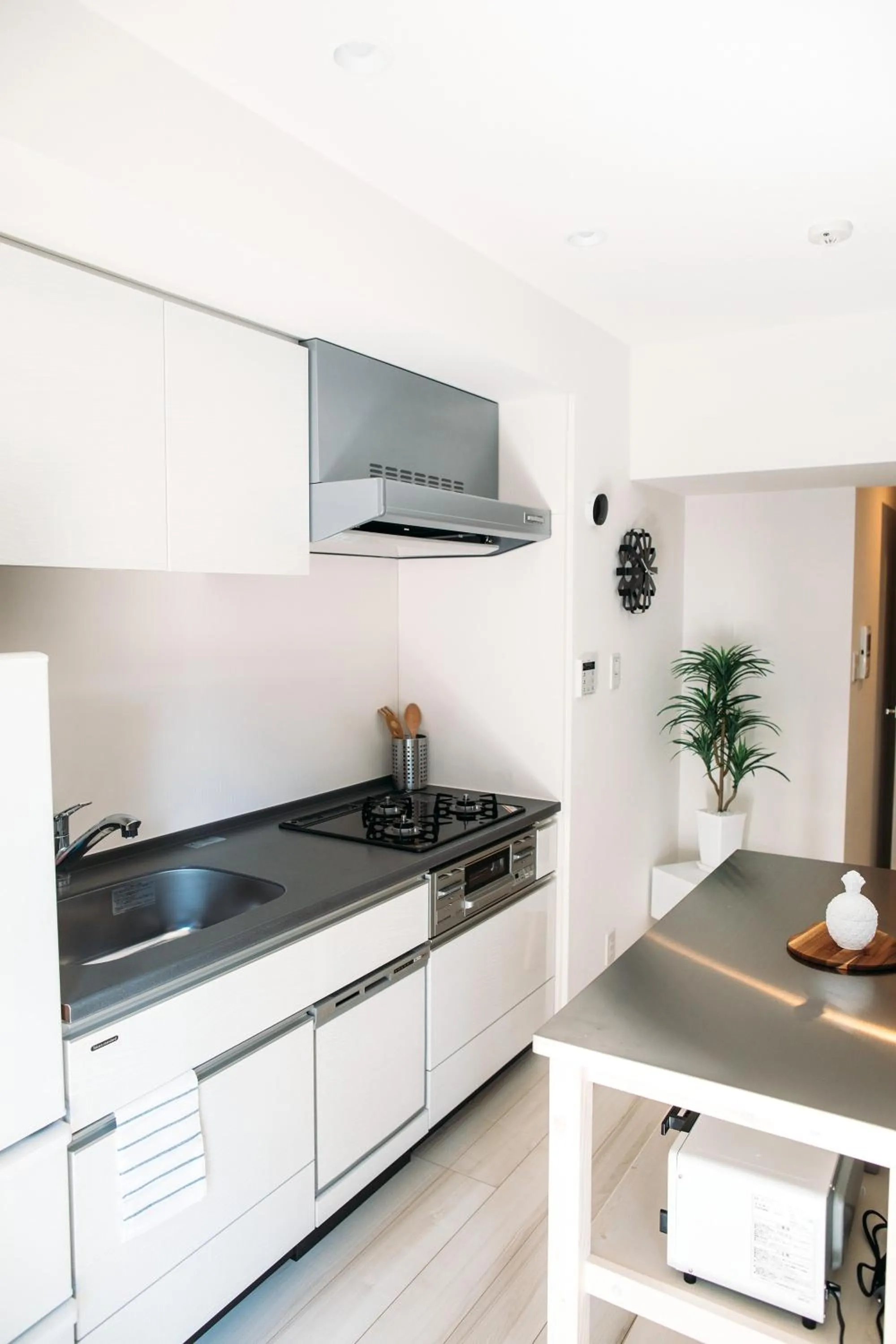 Kitchen or kitchenette in Dash Living Nihonbashi