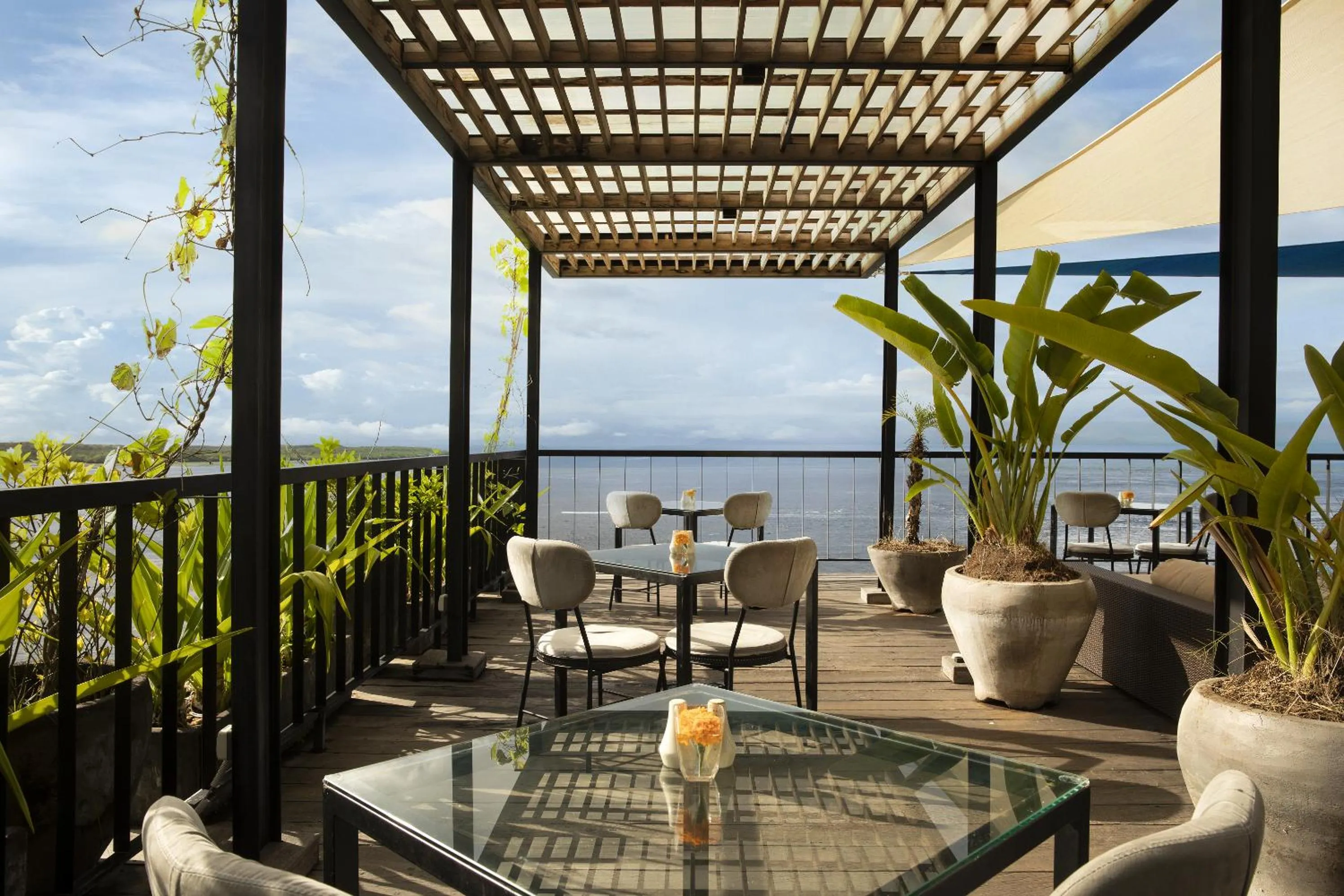 Restaurant/places to eat in Adiwana Warnakali Resort