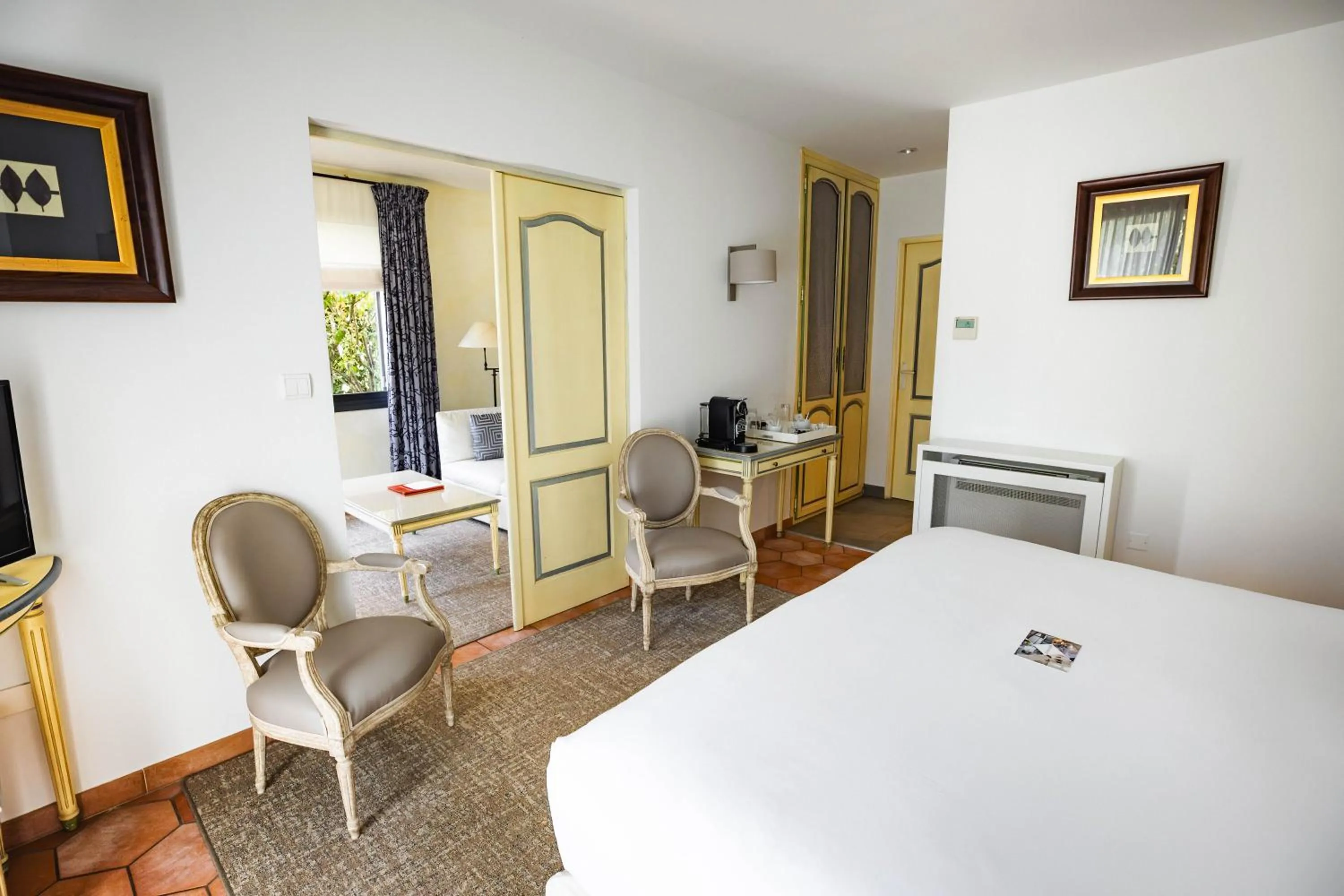 Photo of the whole room in Du Côté Des Olivades