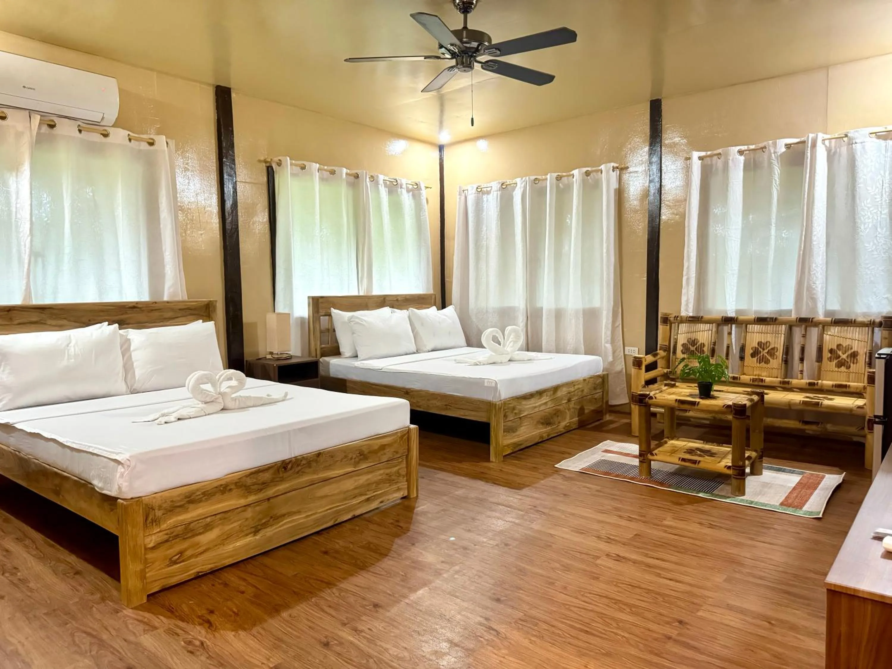 Bed in Loboc Cool River Resort