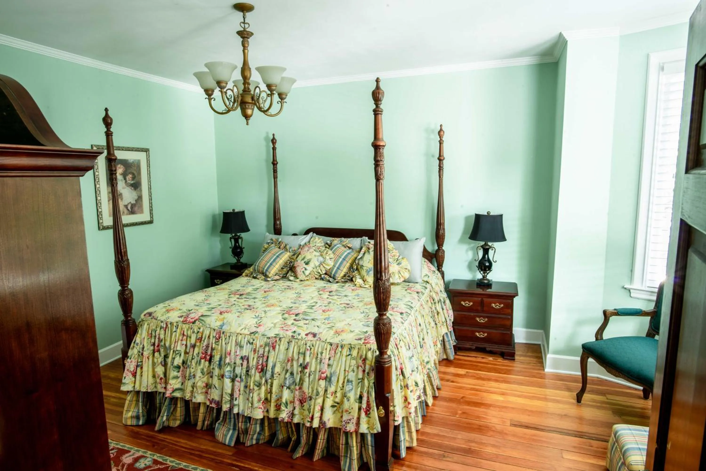 Bed in Valparaiso Inn B&B