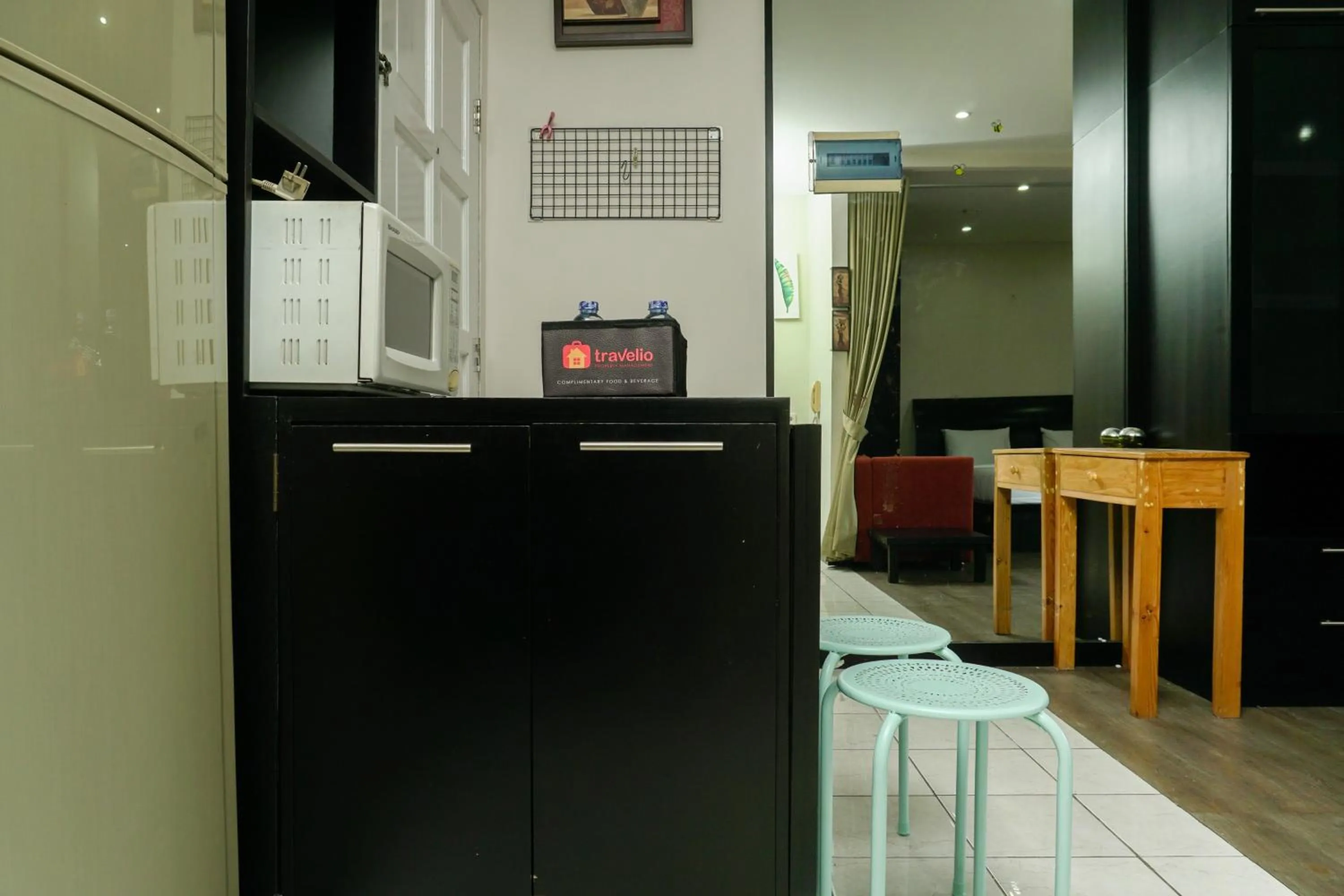 Big and Cozy Studio Apartment at Puri Garden By Travelio