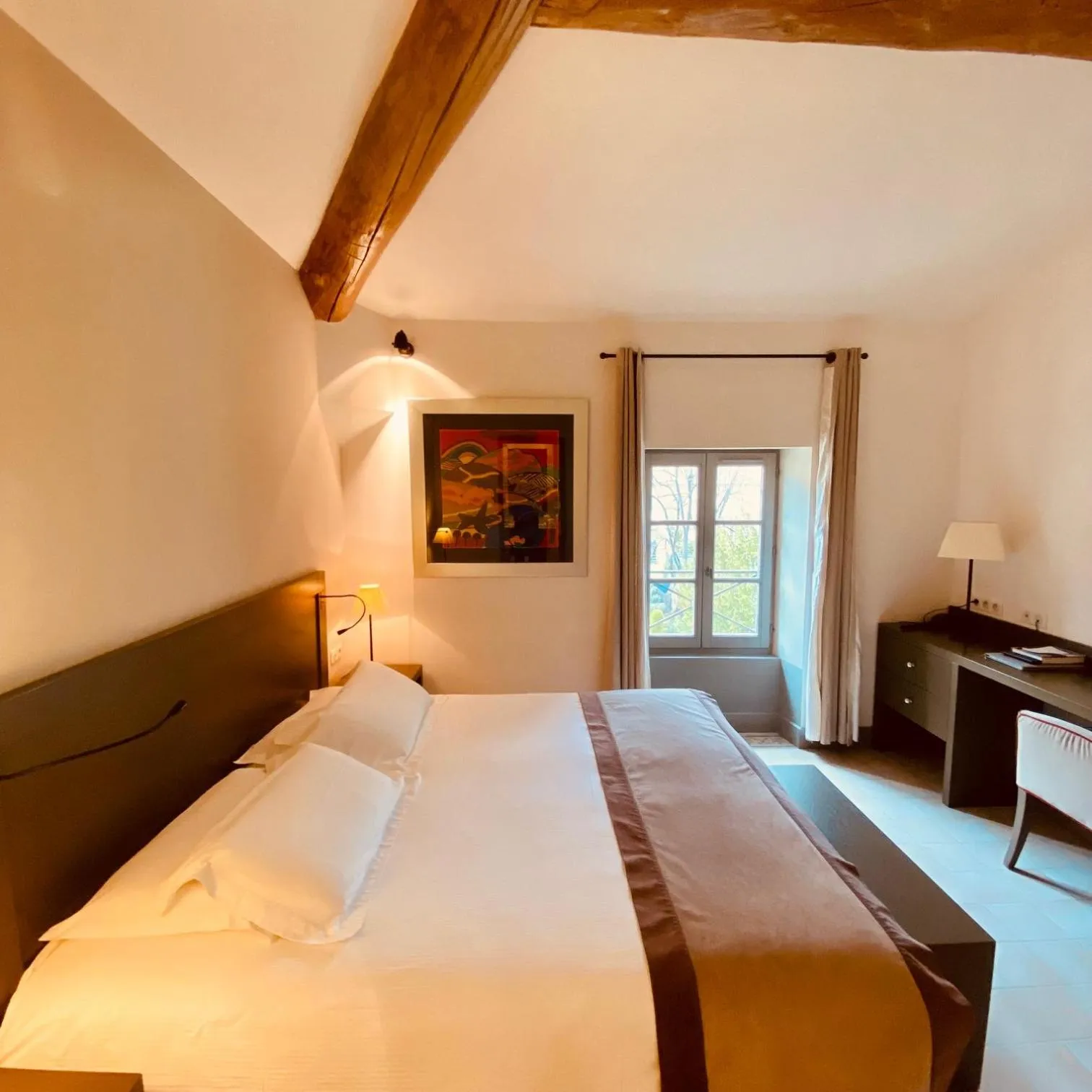 View (from property/room), Bed in La Bastide de Boulbon