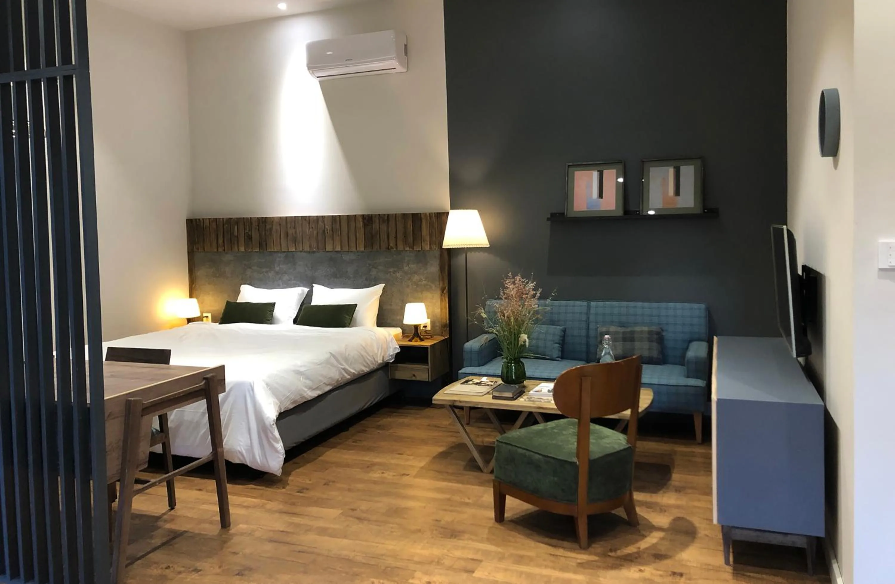 Photo of the whole room, Bed in Kaia Residence Danang Quiet Garden