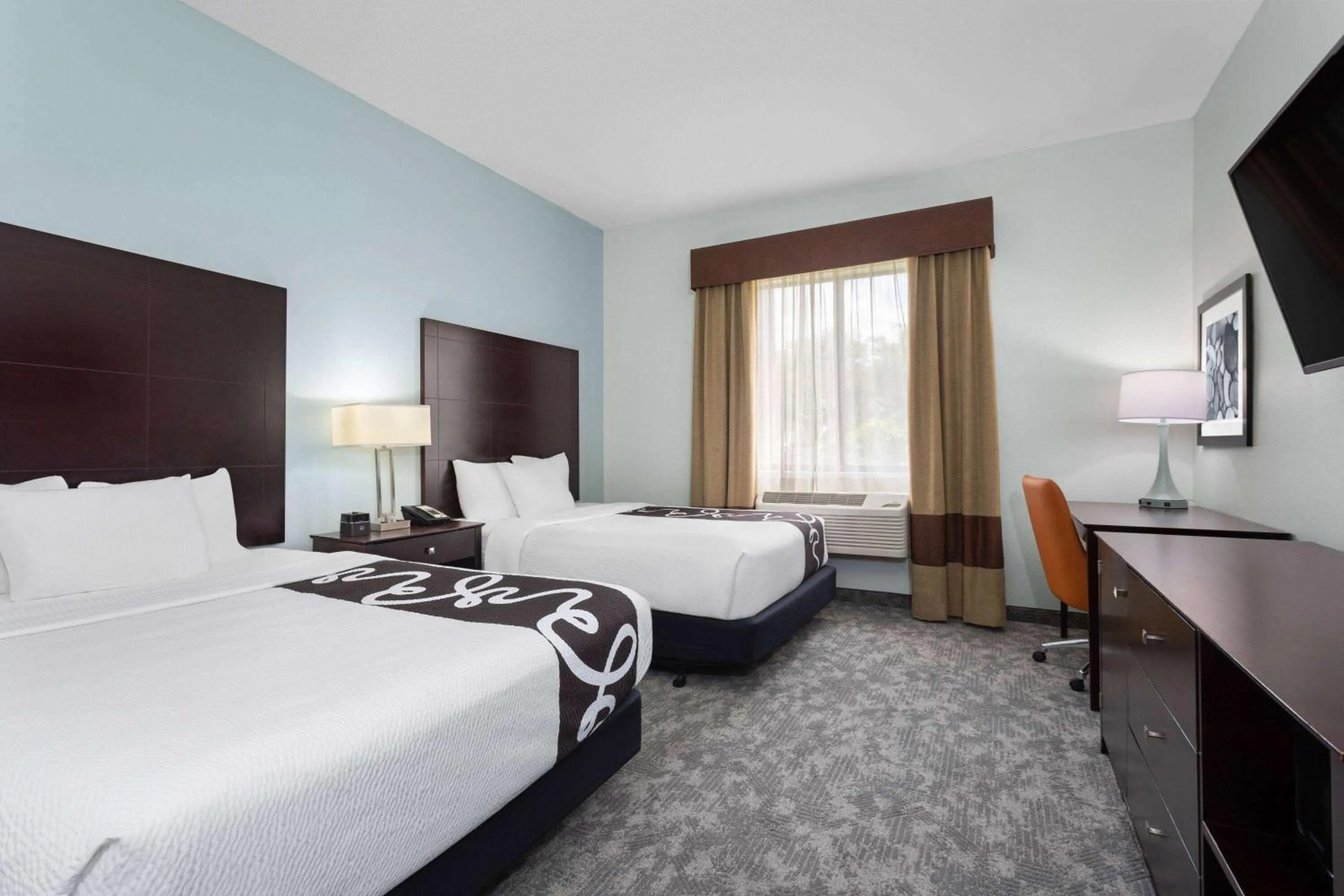 Photo of the whole room, Bed in La Quinta by Wyndham Bonita Springs Naples North