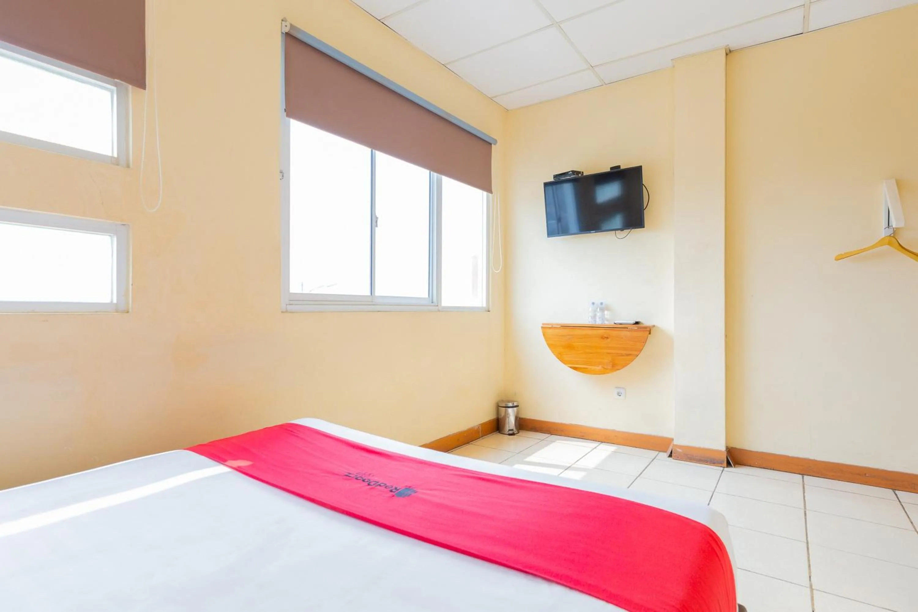 Bed in RedDoorz @ Iodium Residence Cikarang