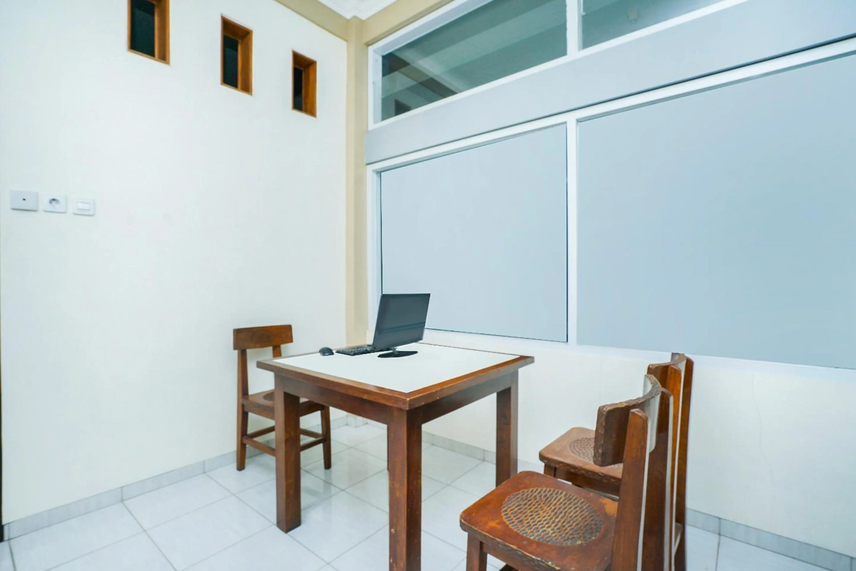 Lobby or reception in OYO 1642 Penginapan Anggrek Syariah 2
