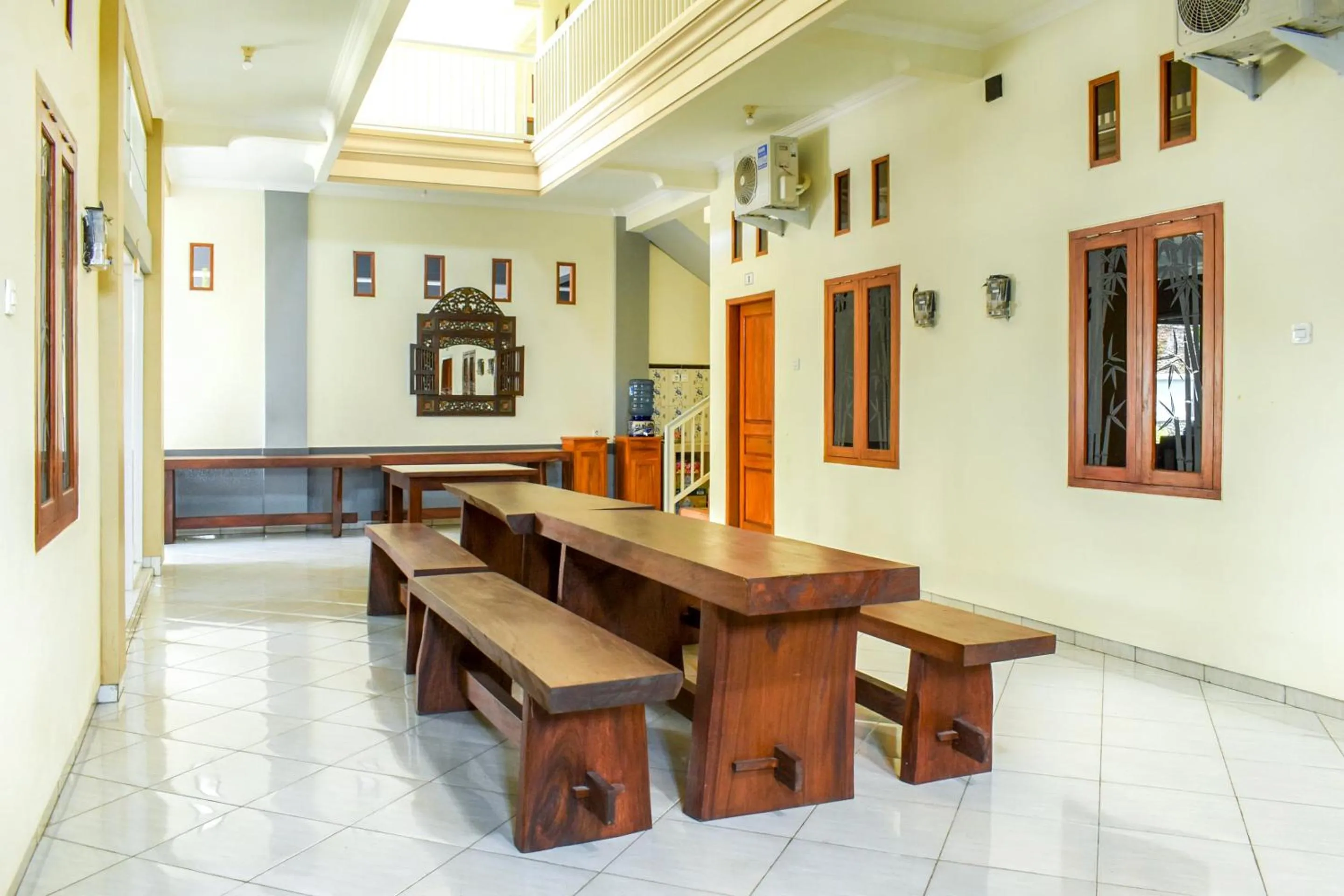 Lobby or reception in OYO 1642 Penginapan Anggrek Syariah 2