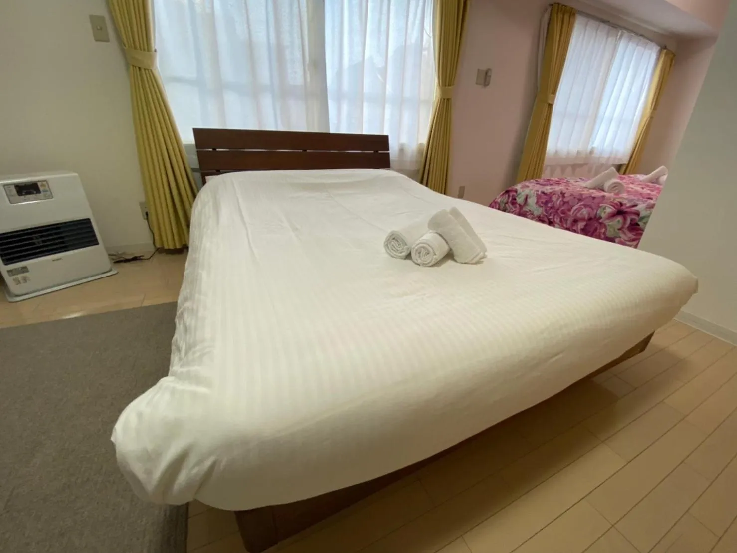 Bed in Downtown area Spacious cozy room Susukino IK301