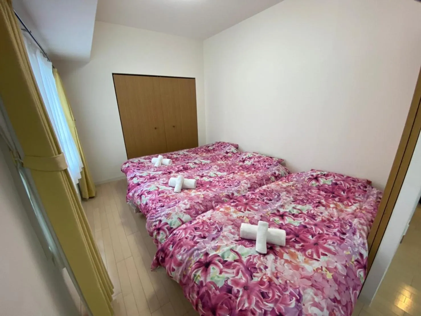 Bed in Downtown area Spacious cozy room Susukino IK301