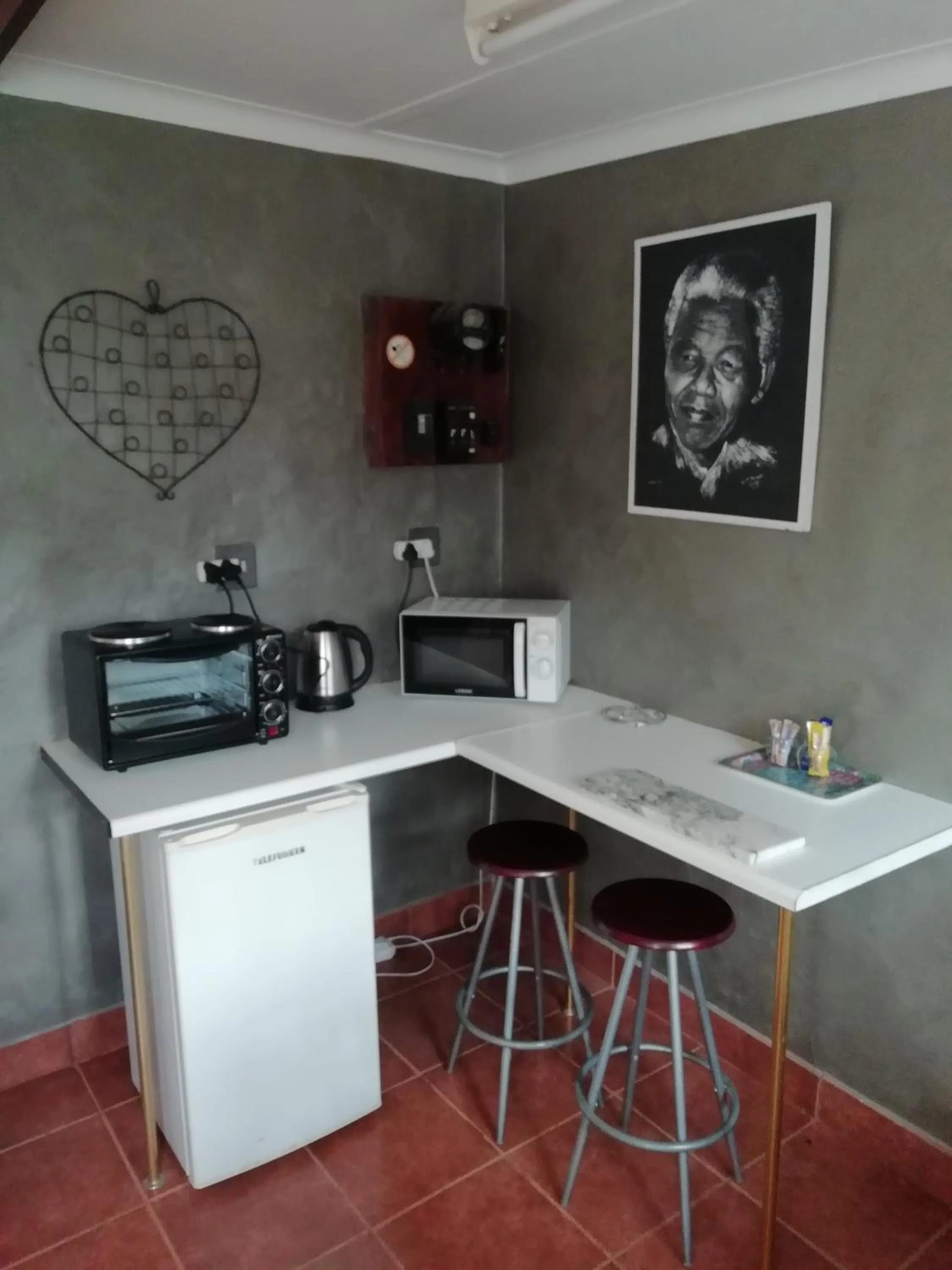 Kitchen or kitchenette in Fountain Baths Guest Cottages