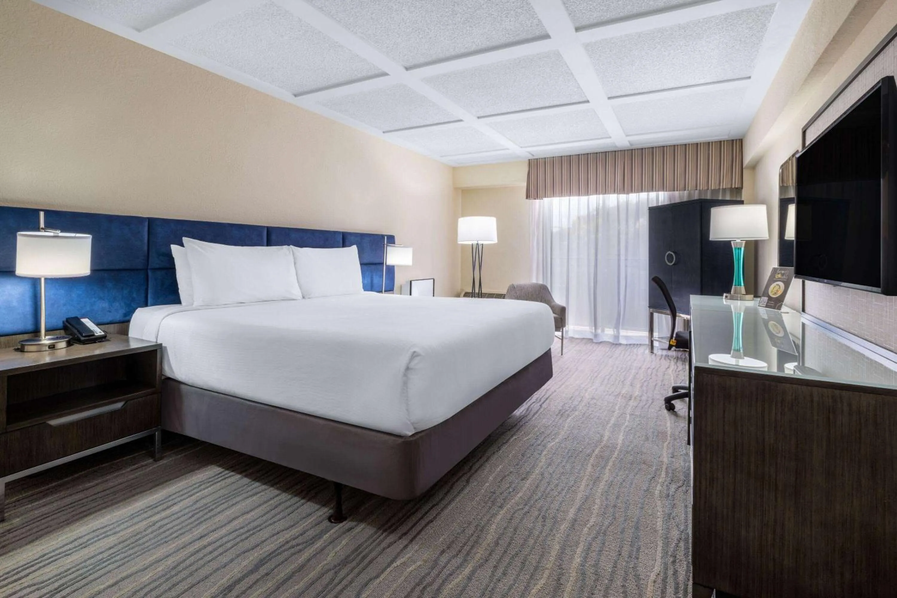 Photo of the whole room, Bed in Wyndham Boca Raton Hotel