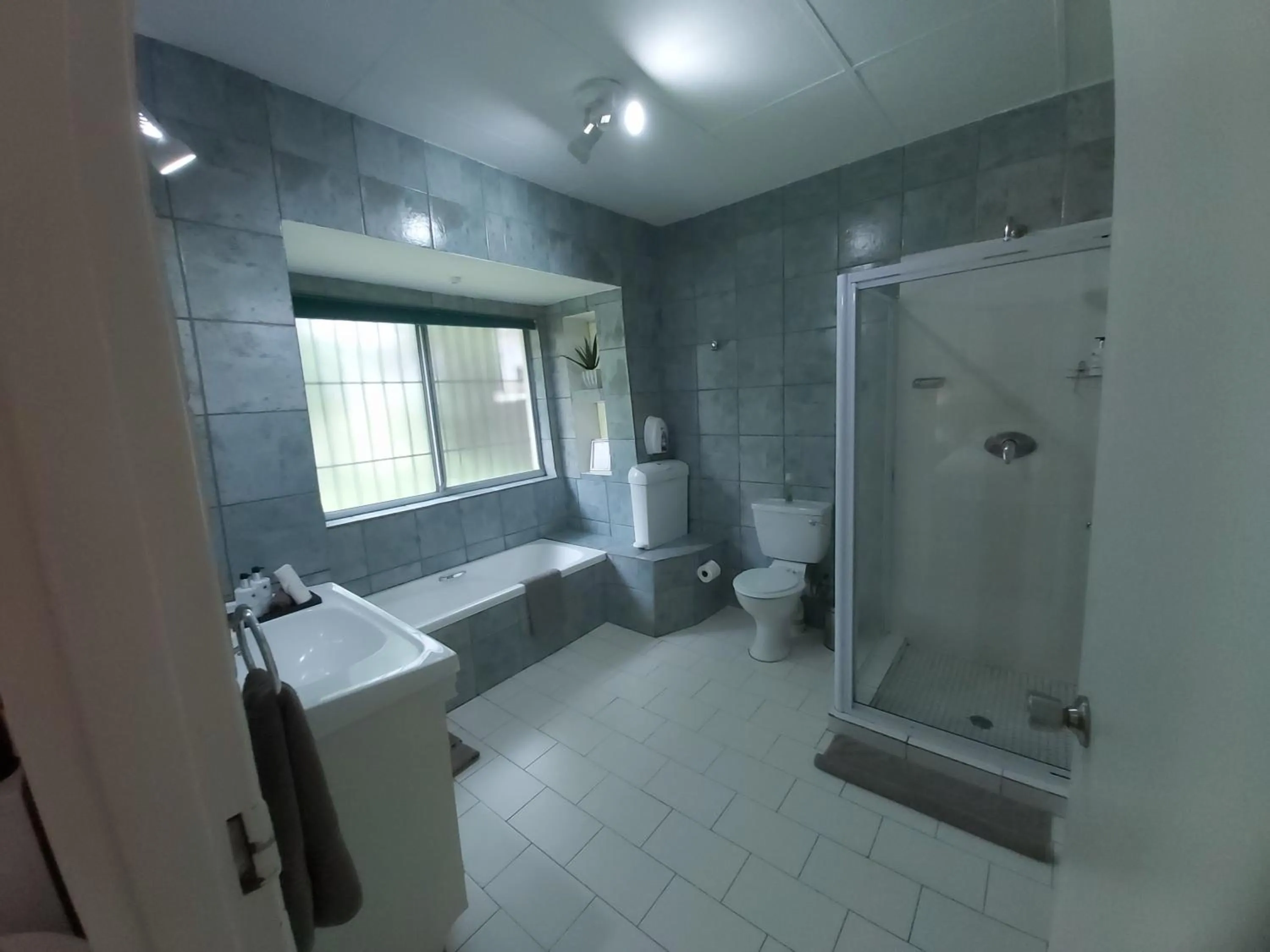 Bathroom in Rockview Lodge