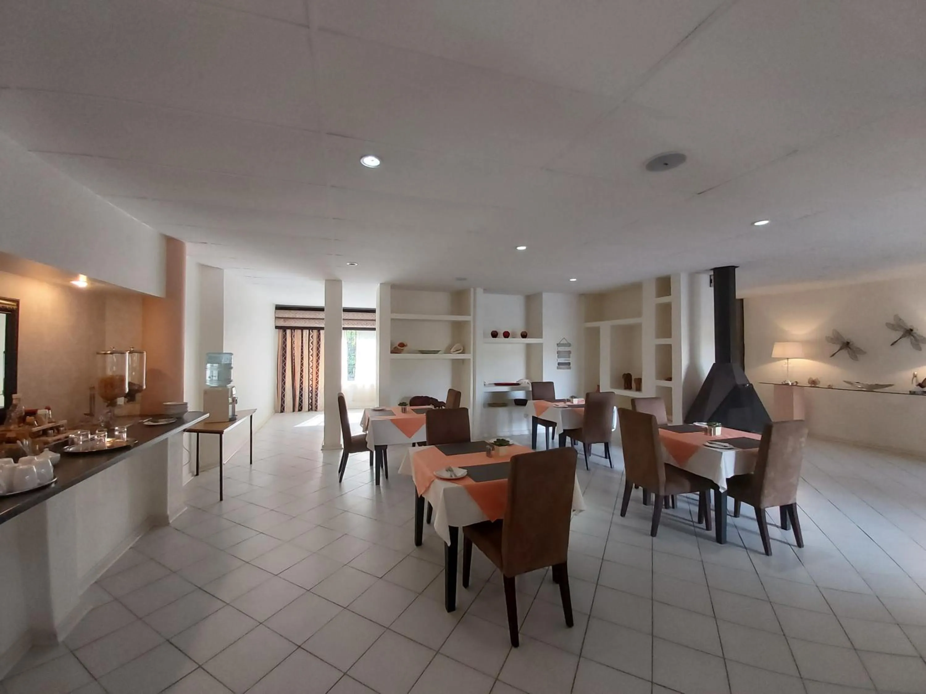 Breakfast in Rockview Lodge