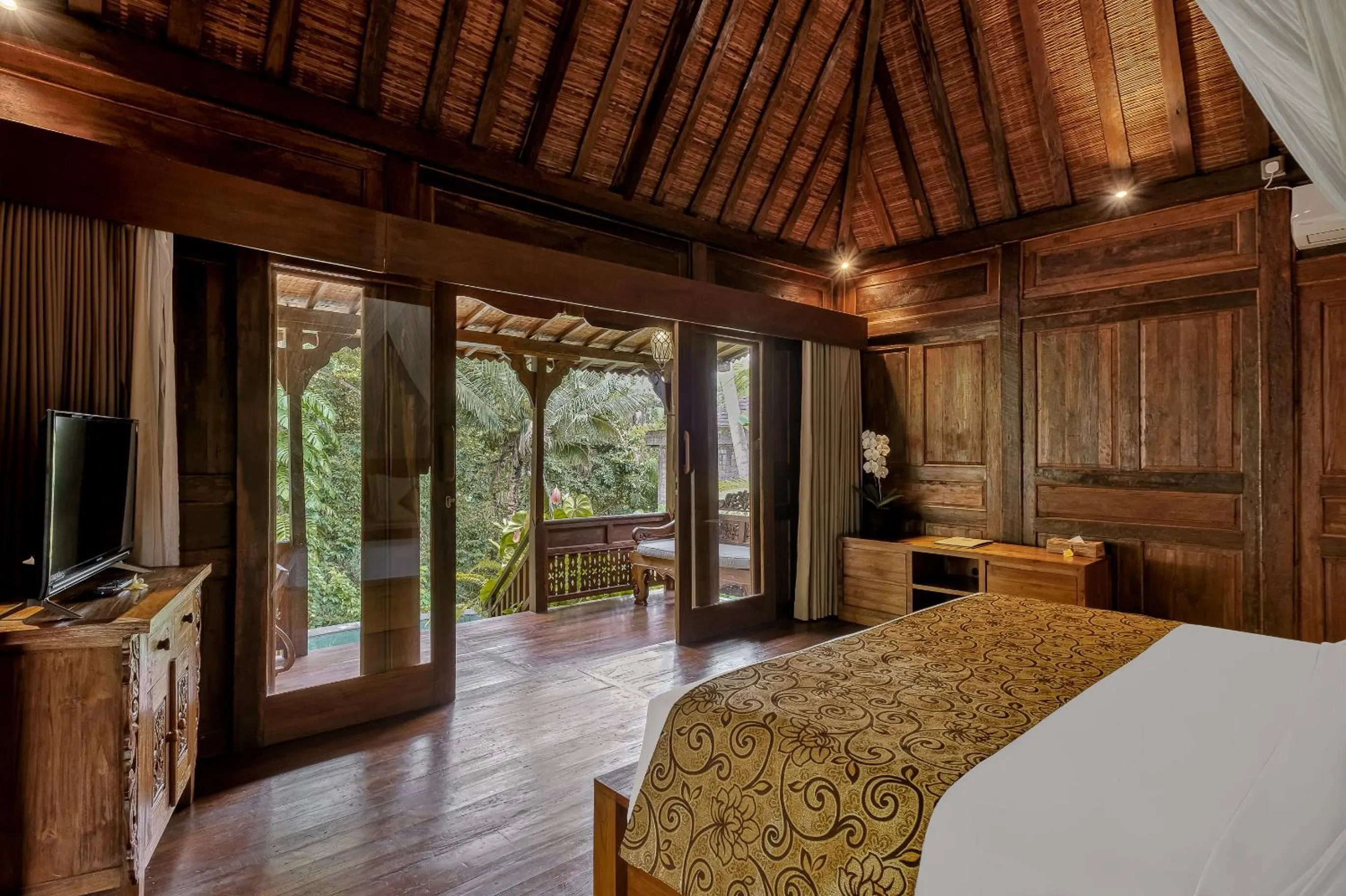 TV and multimedia, Bed in Andara Ubud Villa