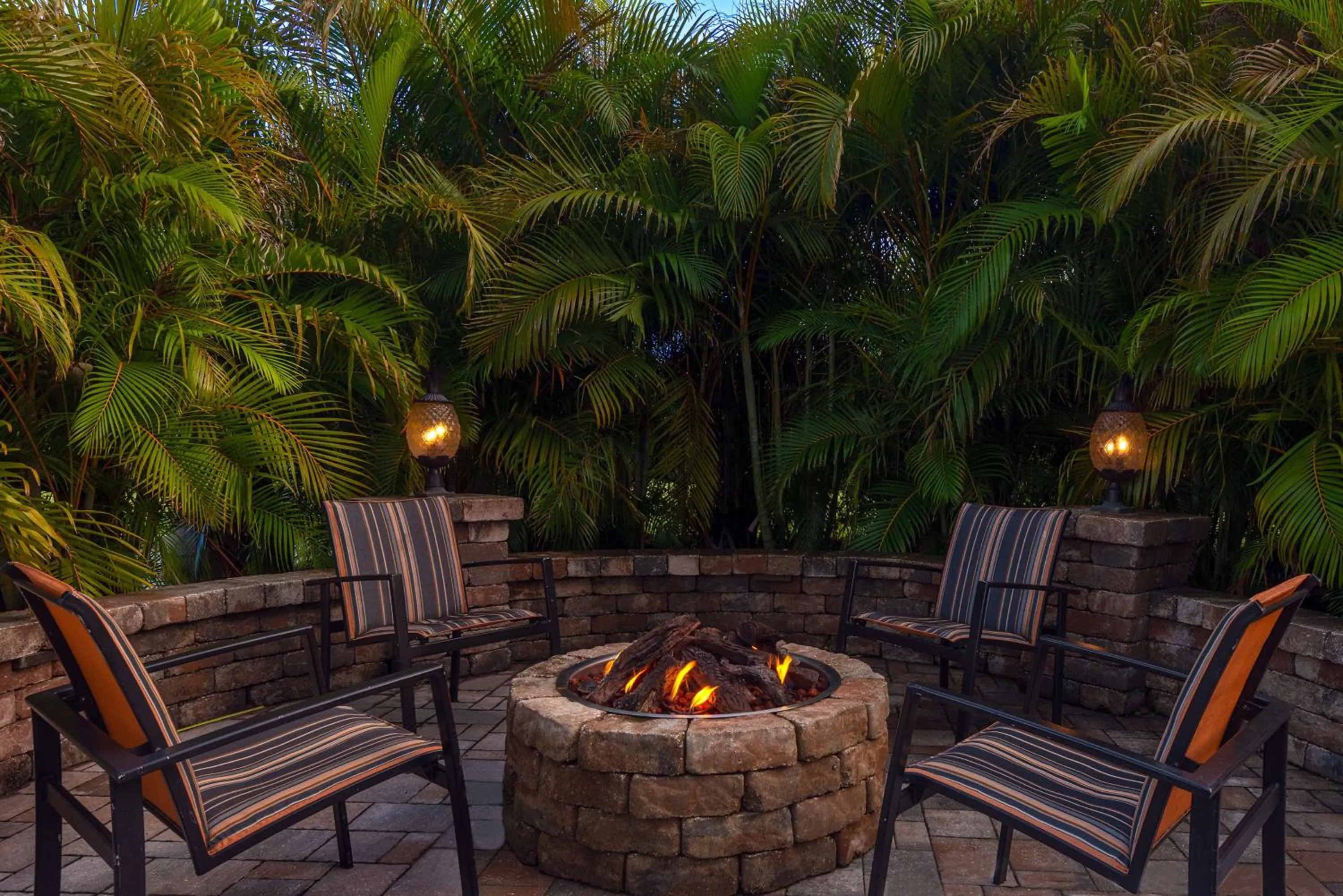 Property building in Ameniti Bay - Best Western Signature Collection