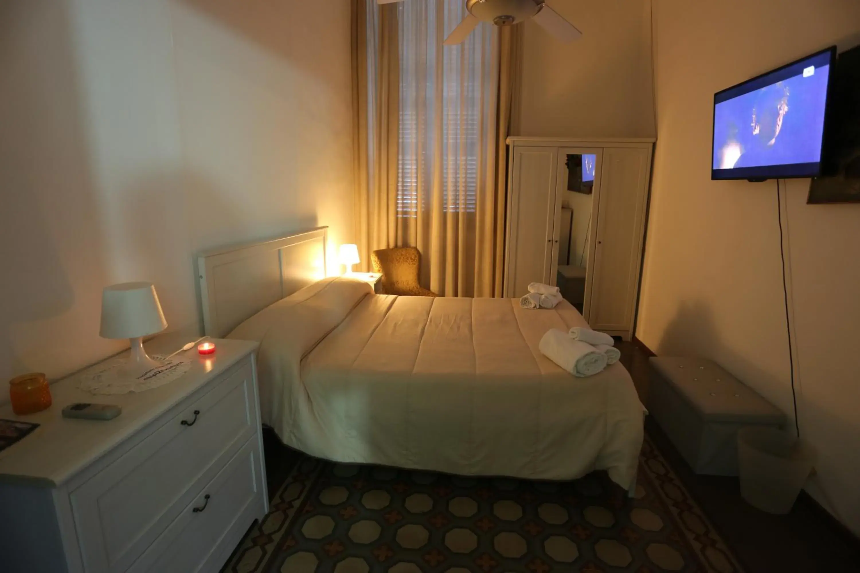 Standard Double Room with Shared Bathroom in A Casa Di Laura Standard Double Room with Shared Bathroom in A Casa Di Laura