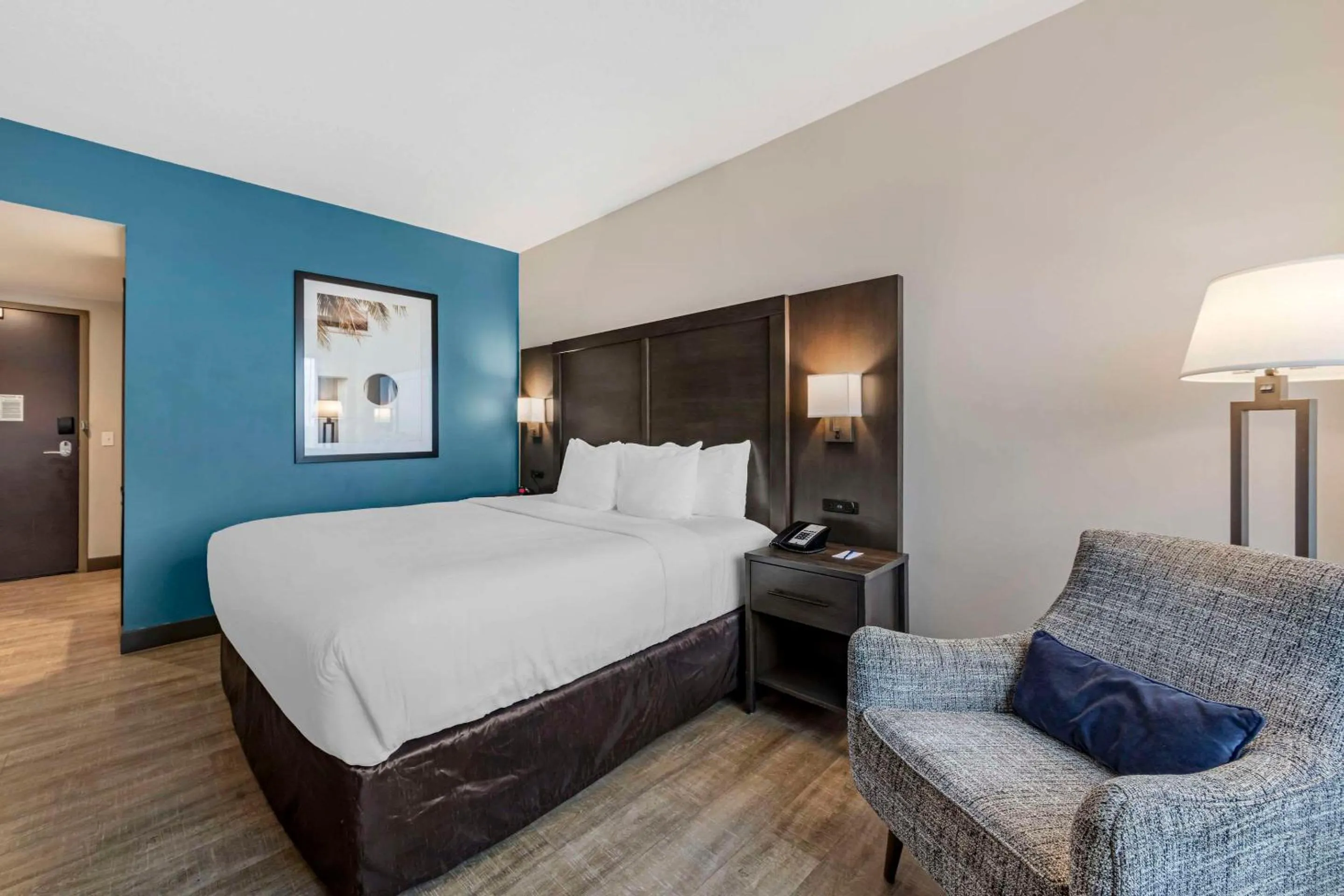 Bedroom, Bed in Comfort Inn & Suites Miami International Airport