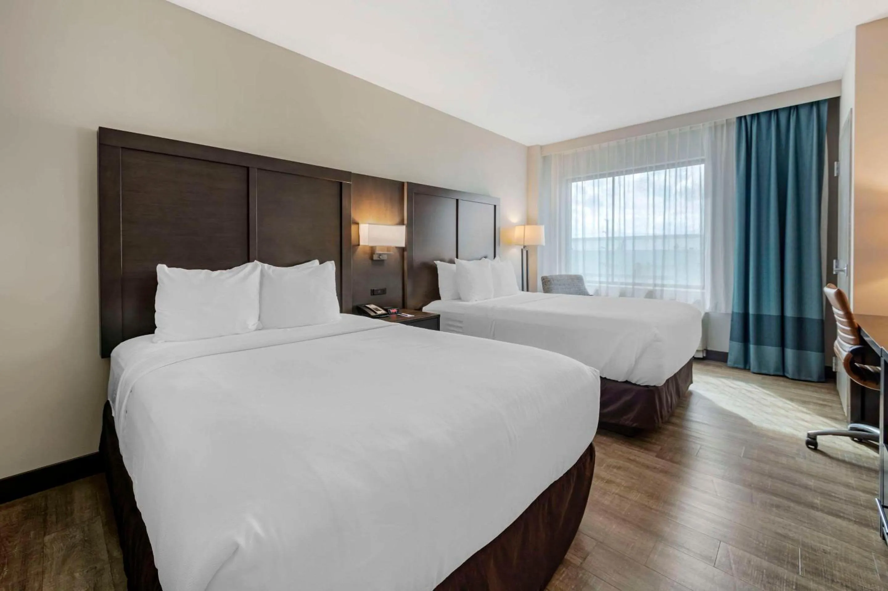 Bedroom, Bed in Comfort Inn & Suites Miami International Airport