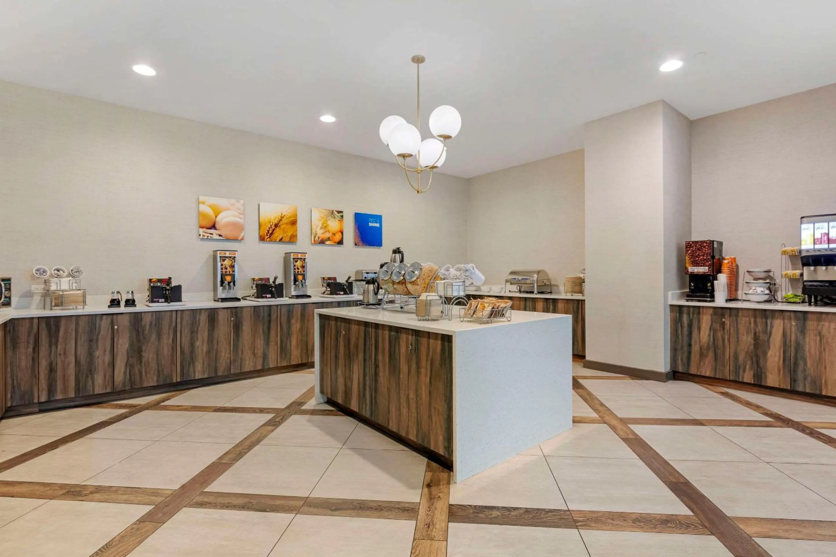 Breakfast in Comfort Inn & Suites Miami International Airport