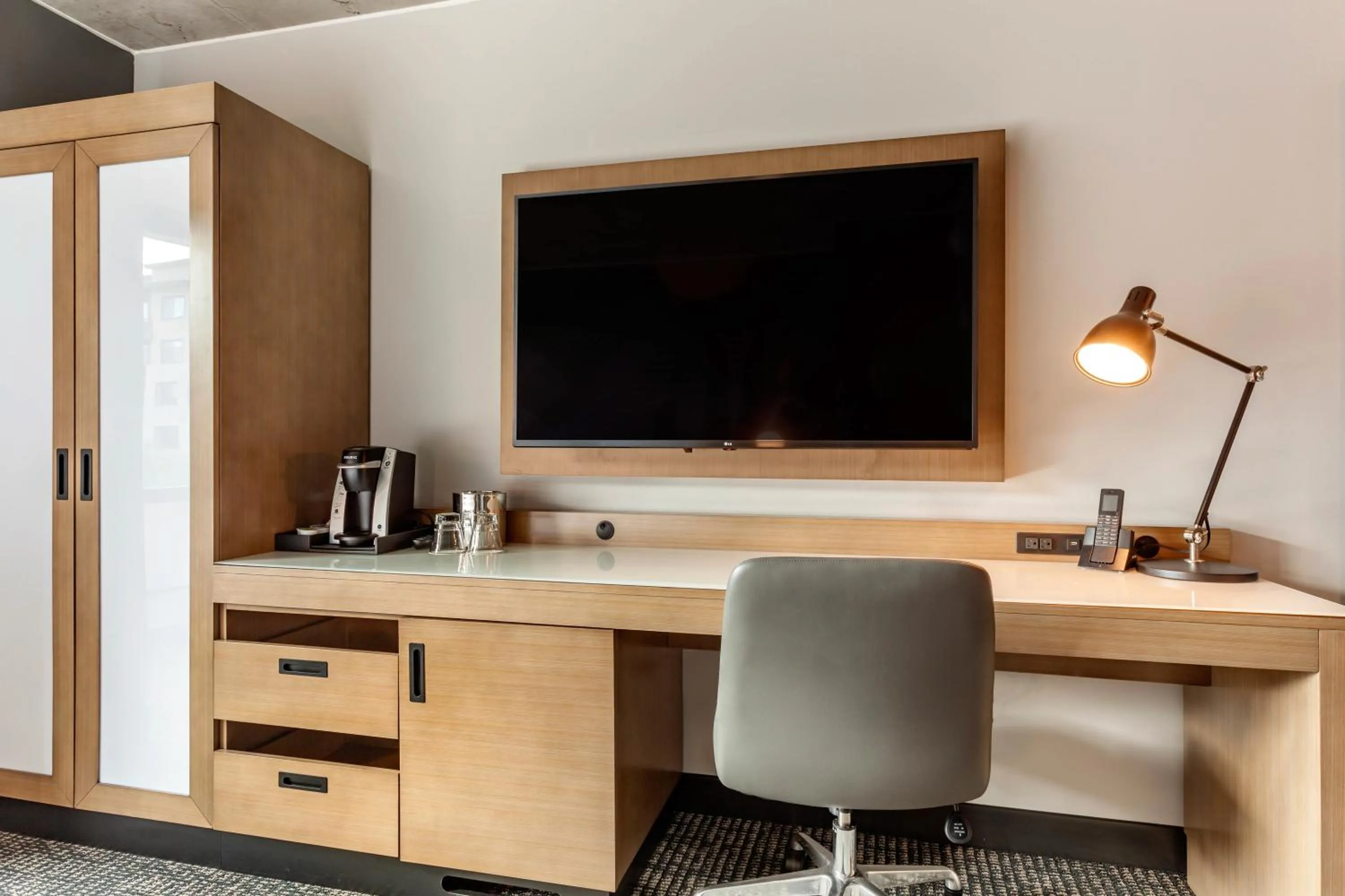 TV and multimedia in Cambria Downtown Phoenix Convention & Airport Hotel