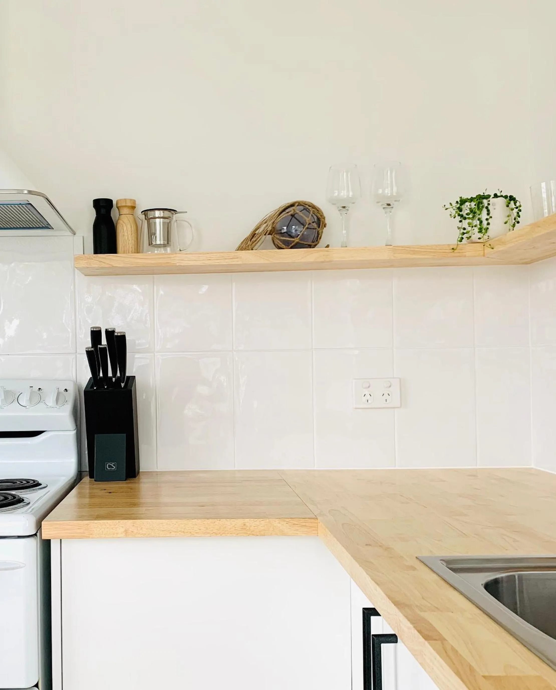 Kitchen or kitchenette in Little Palm Cabins