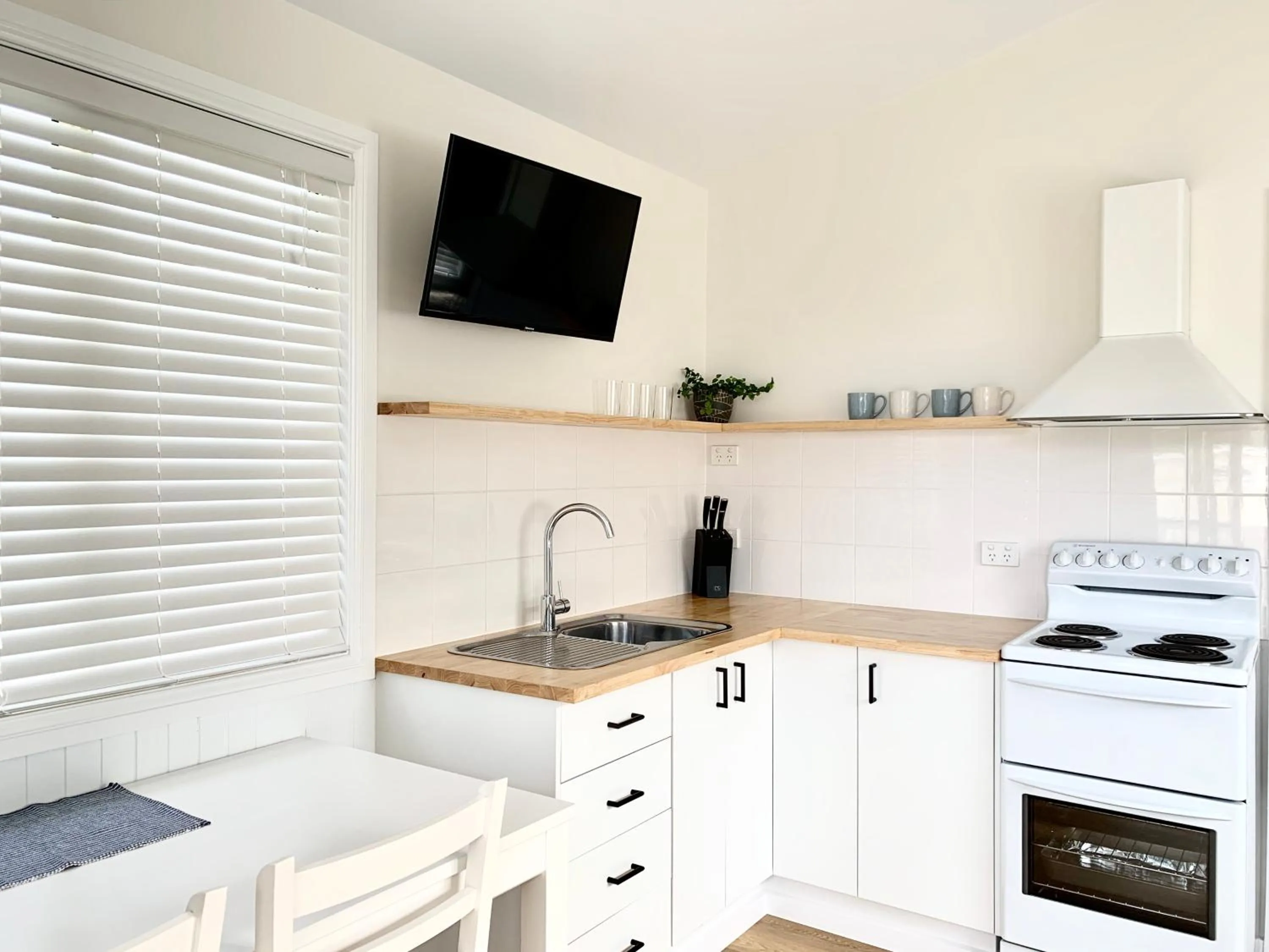 Kitchen or kitchenette in Little Palm Cabins
