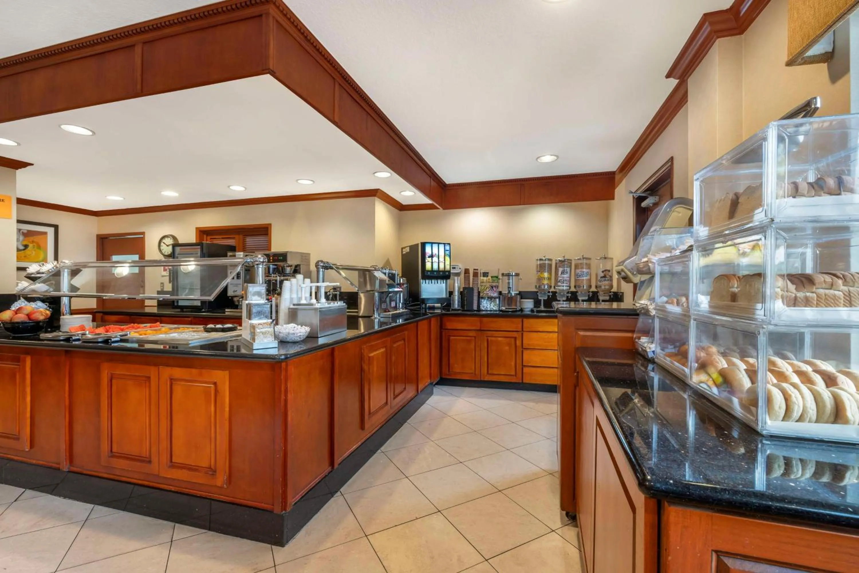 Breakfast in Best Western Plus Orange County Airport North