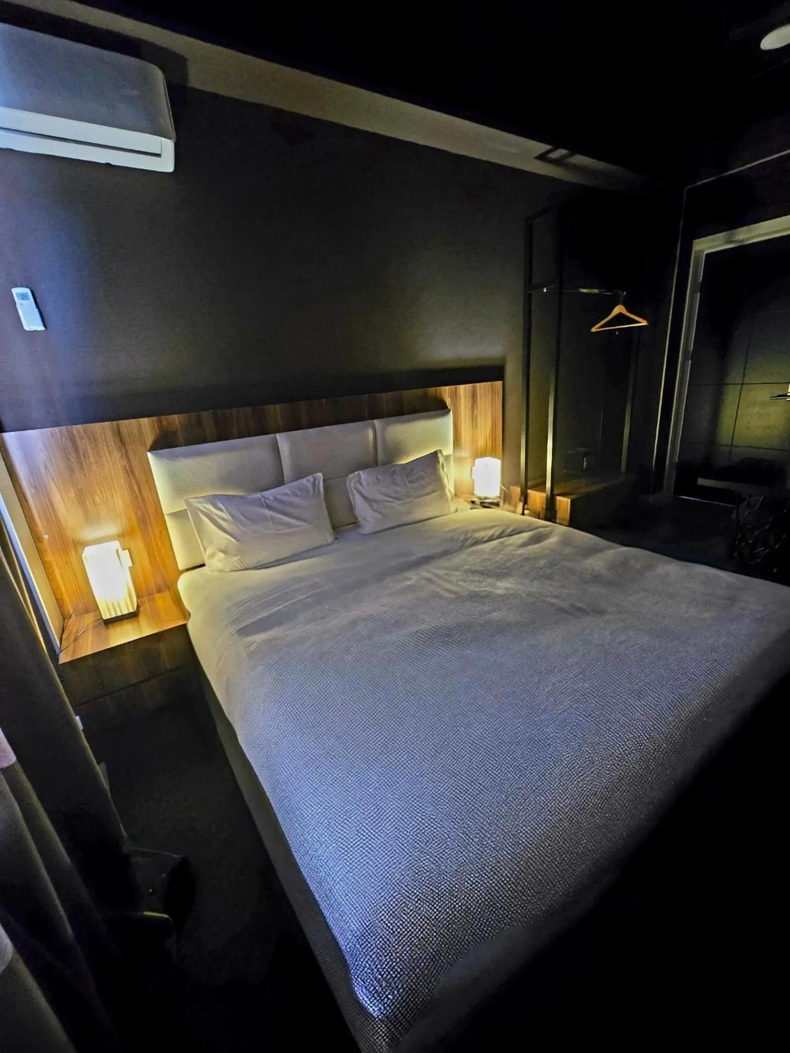 Bed in Apart Hotel West