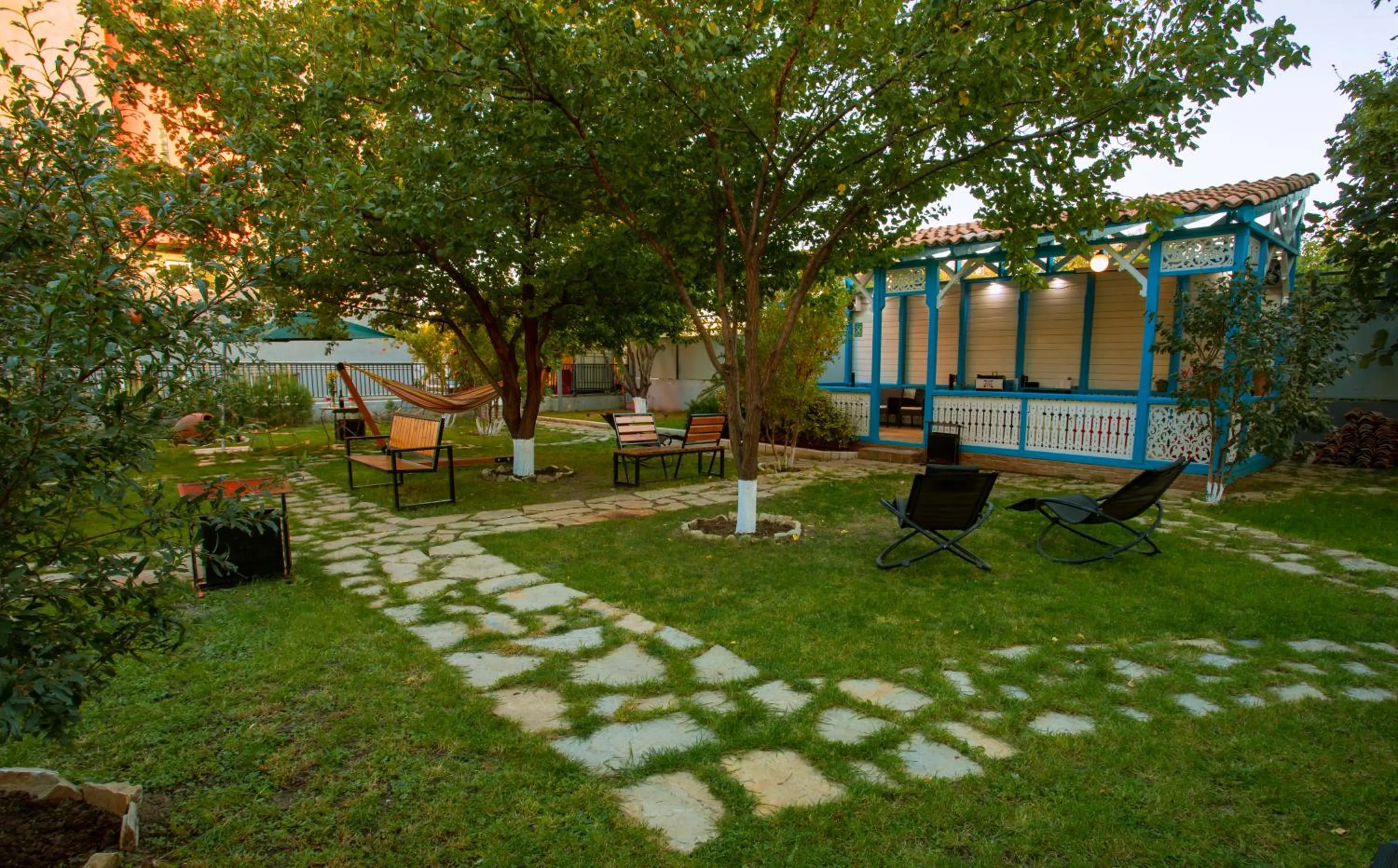 Garden in Apart Hotel West