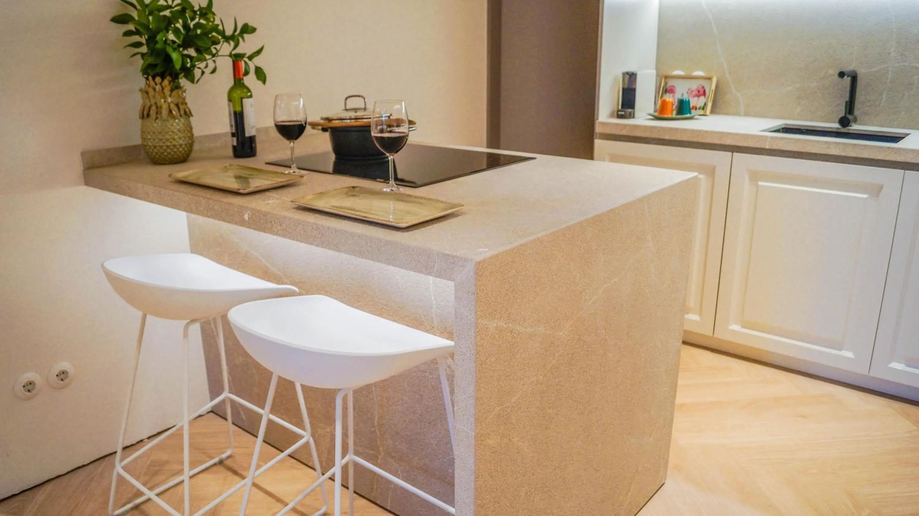 Coffee/tea facilities in The Boc Suites