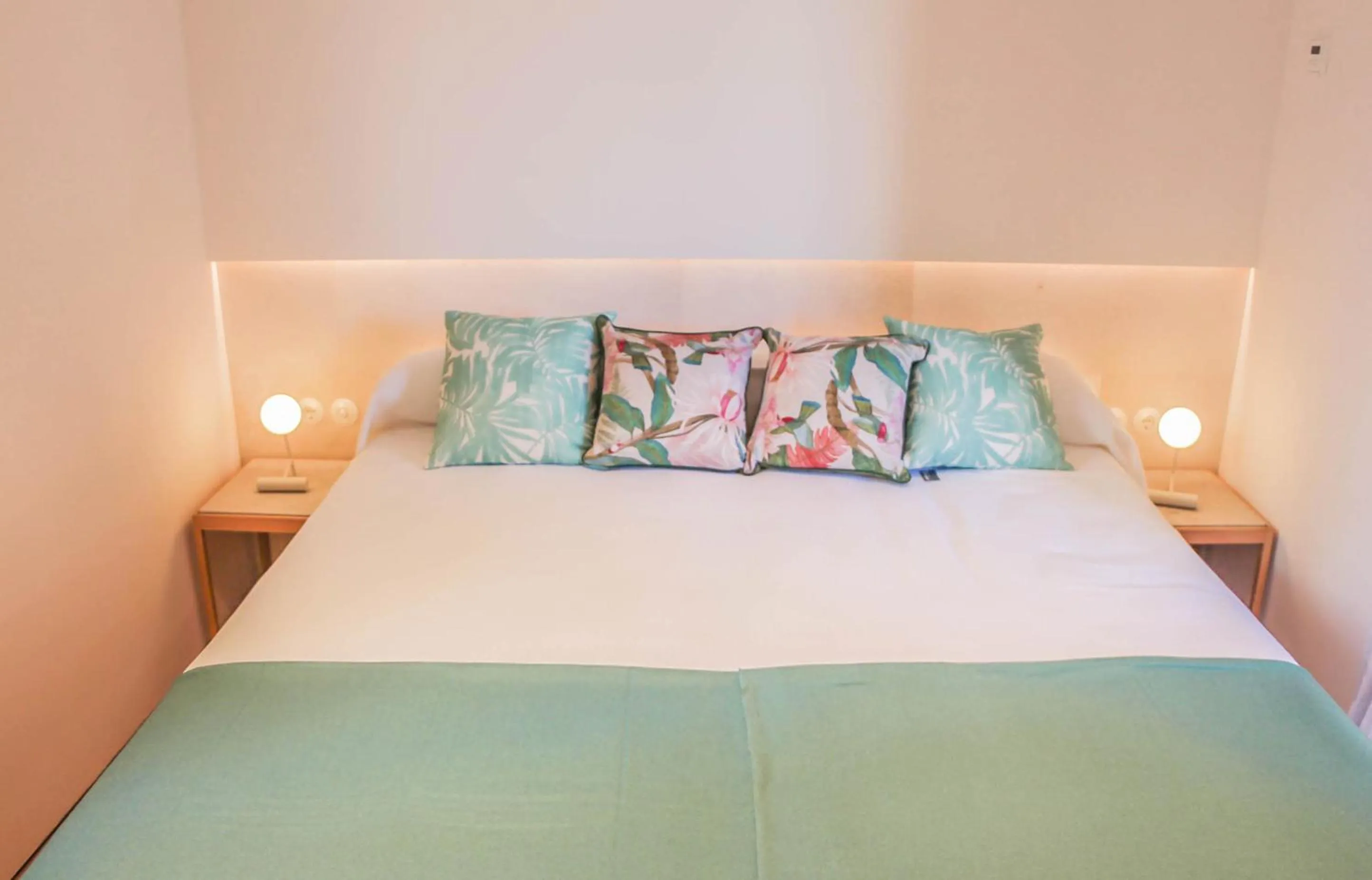 Bedroom, Bed in The Boc Suites