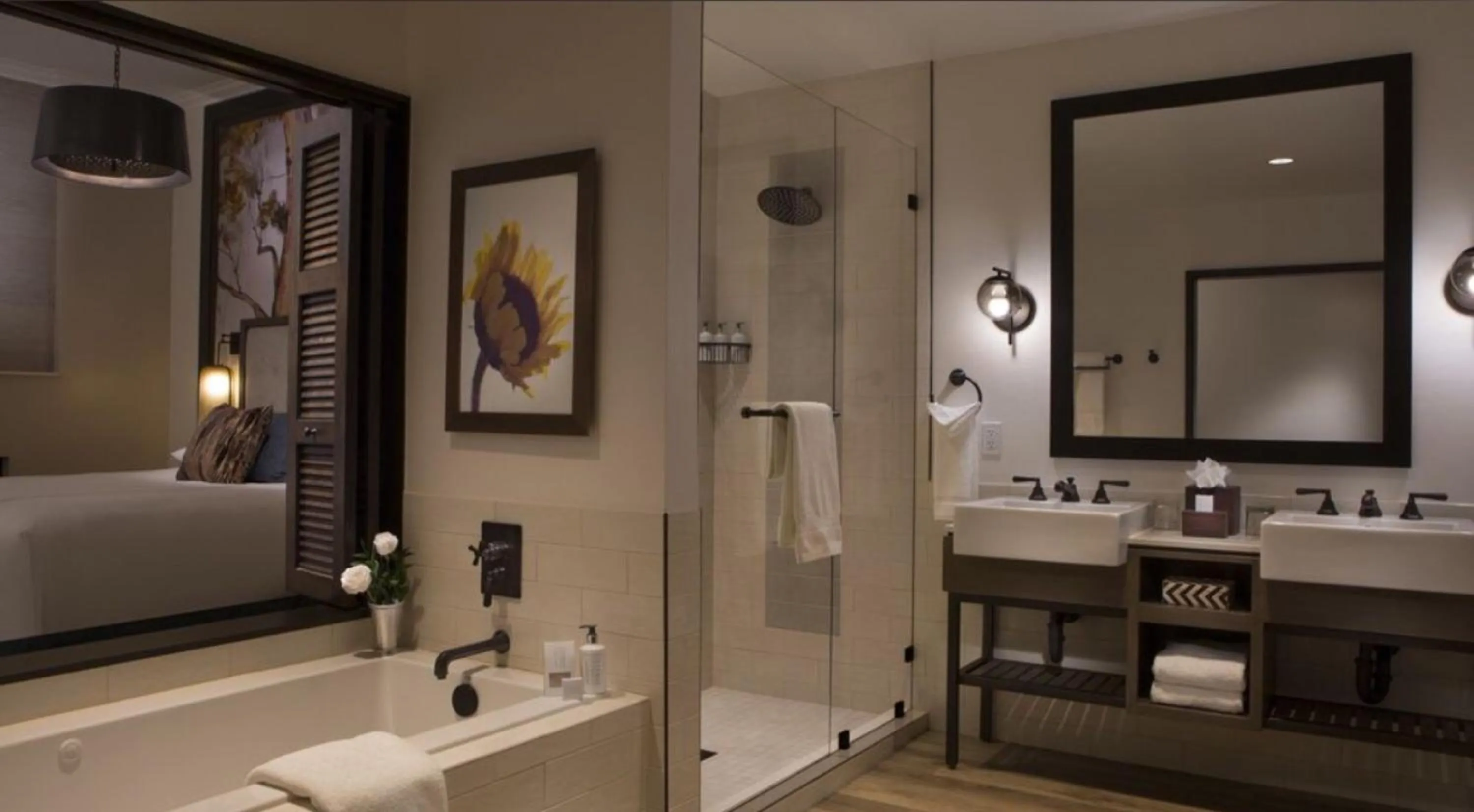 Shower in River Terrace Inn, a Noble House Hotel