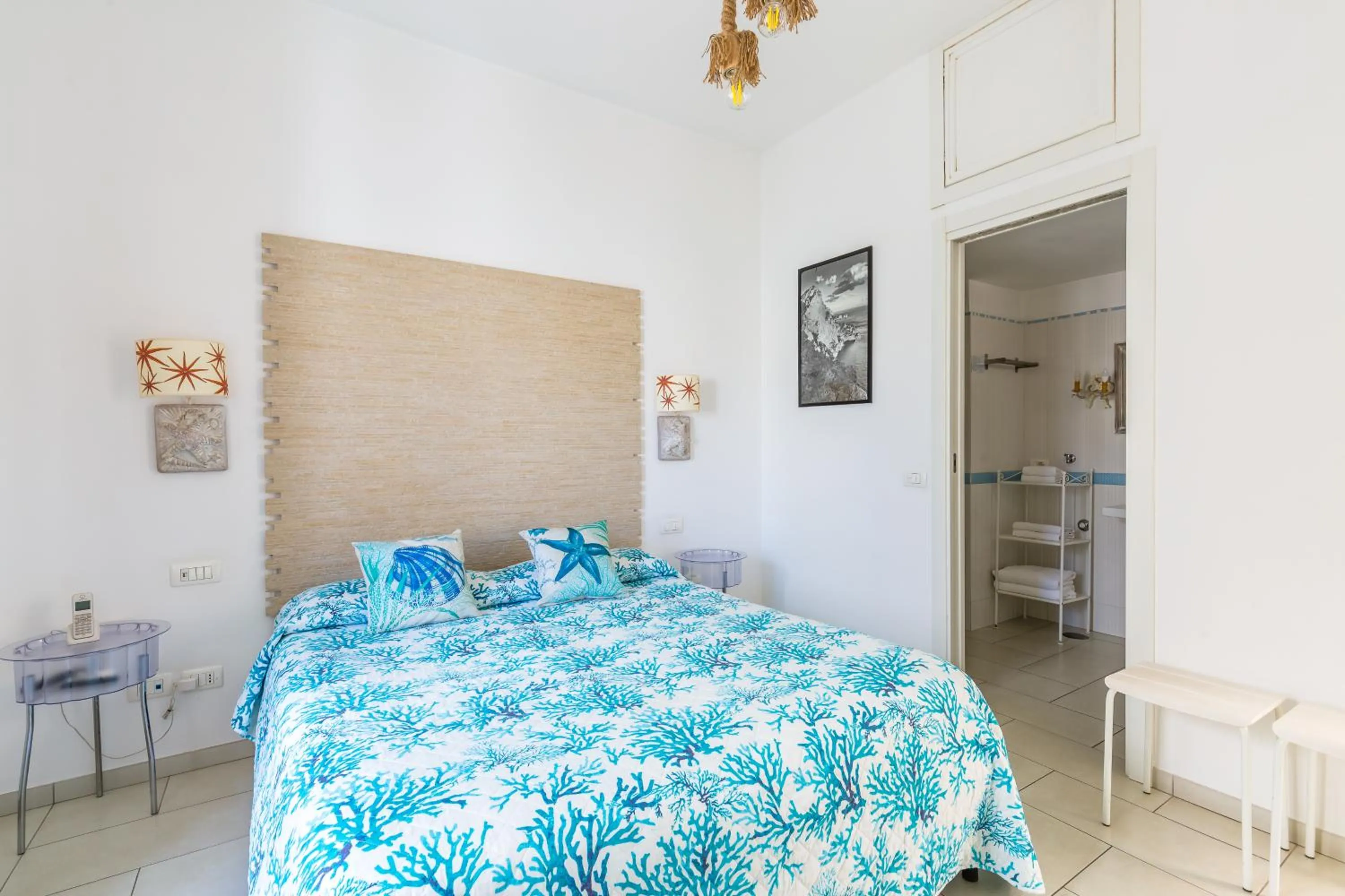 Photo of the whole room, Bed in Fortino Capri